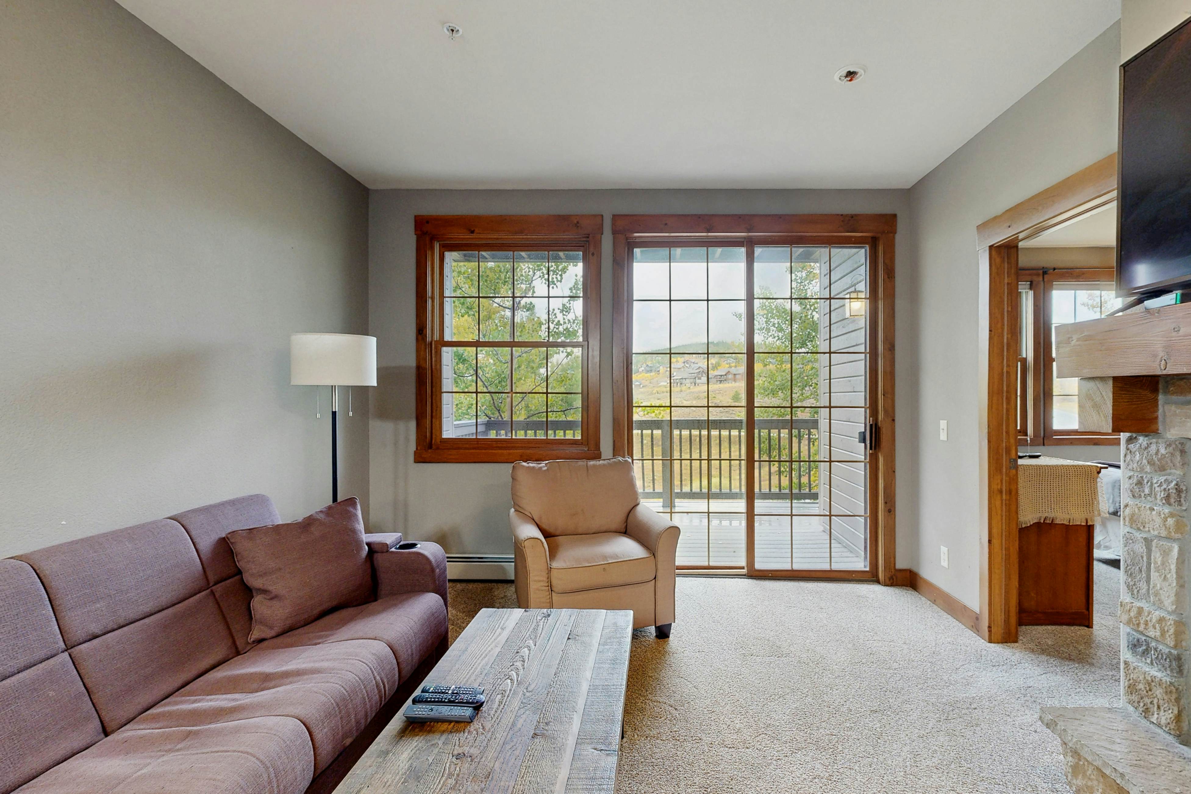 Kicking Horse Lodges 3-202