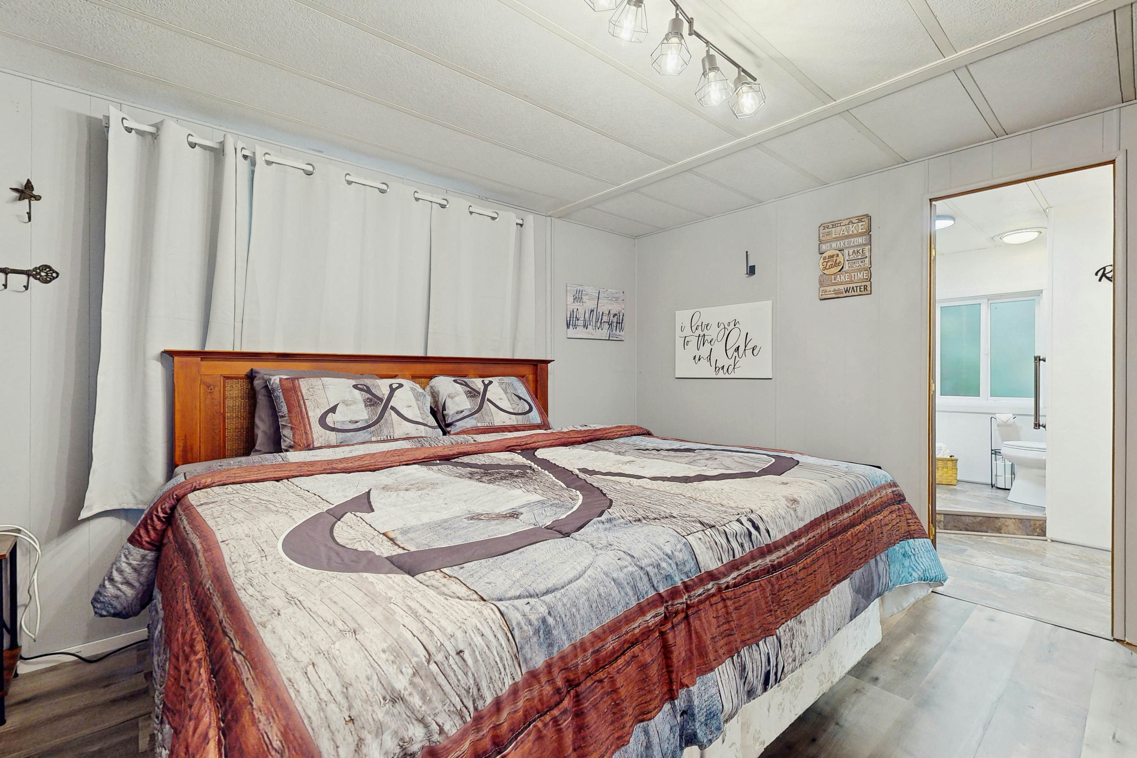 Phillips Lake Escape