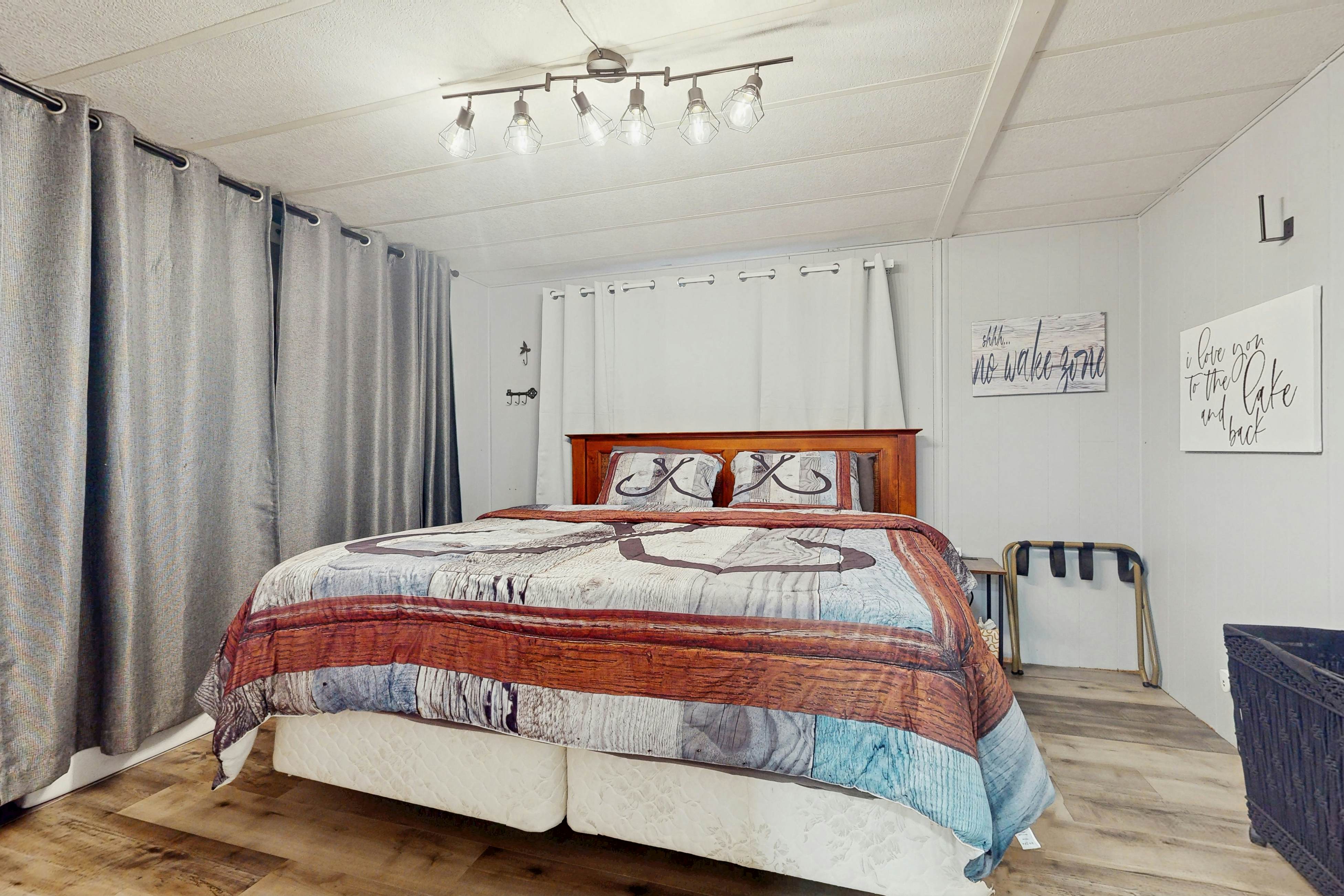 Phillips Lake Escape