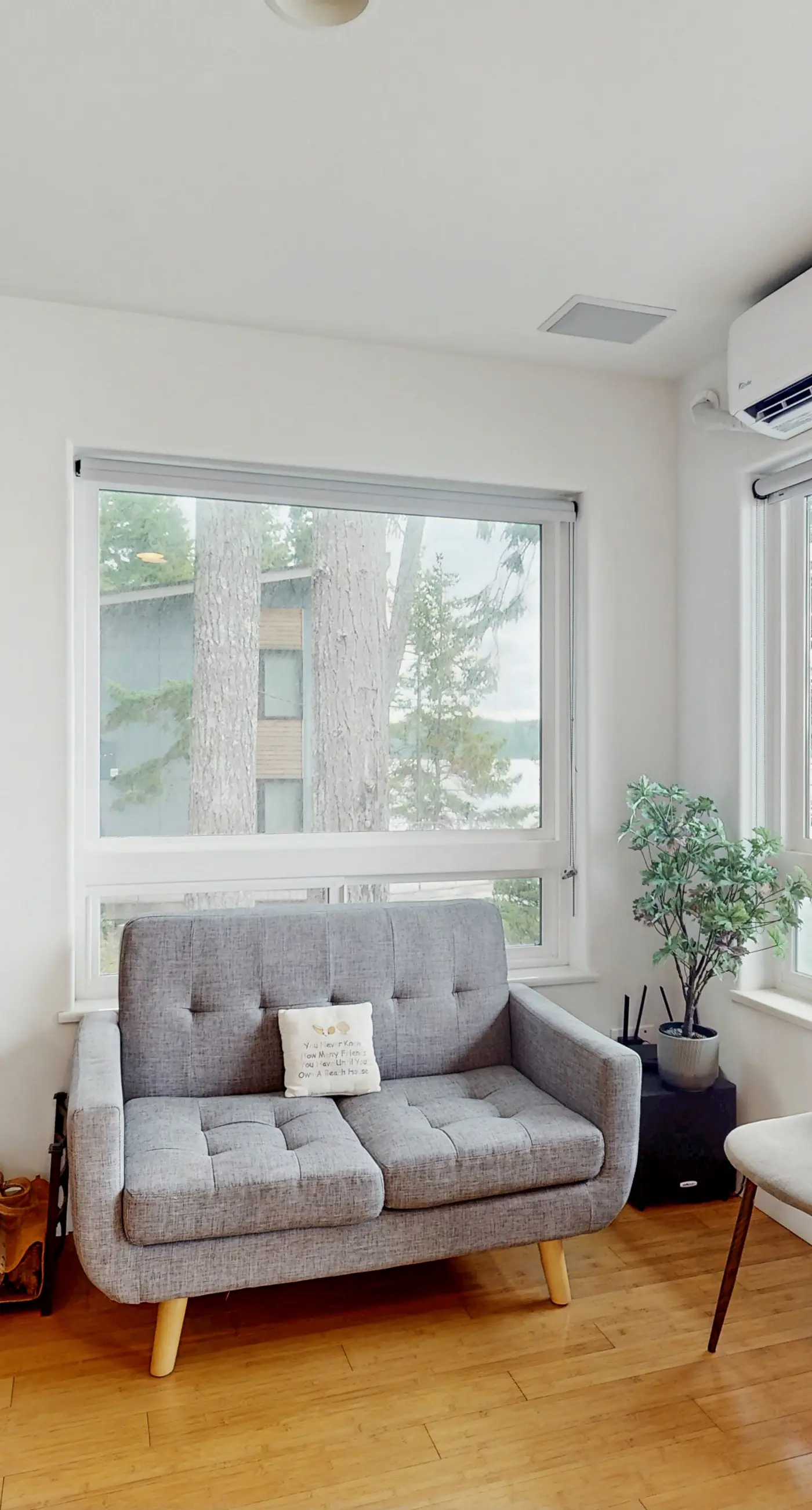 Dog-Friendly Hood Canal Shoreline Escape