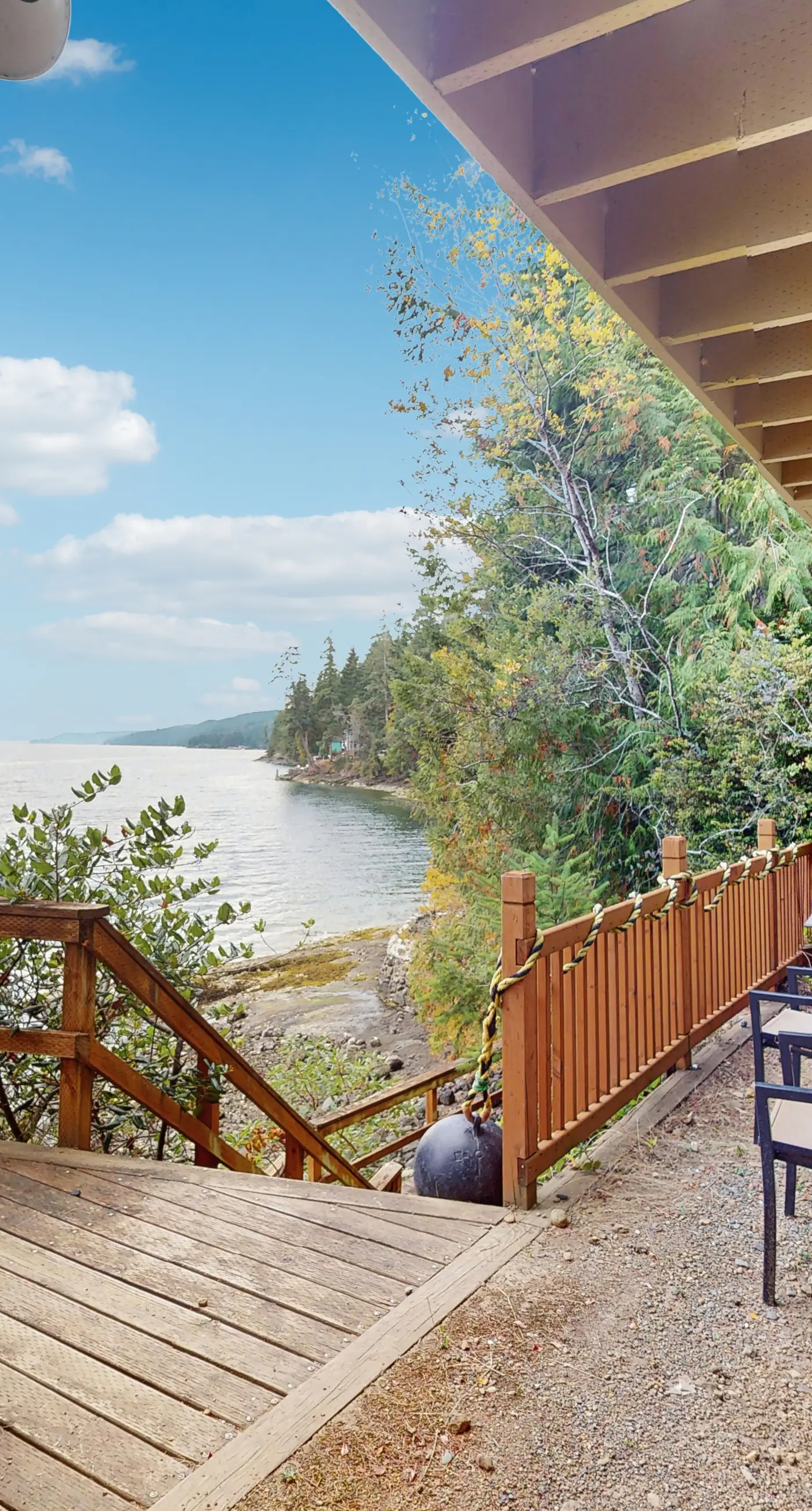 Dog-Friendly Hood Canal Shoreline Escape