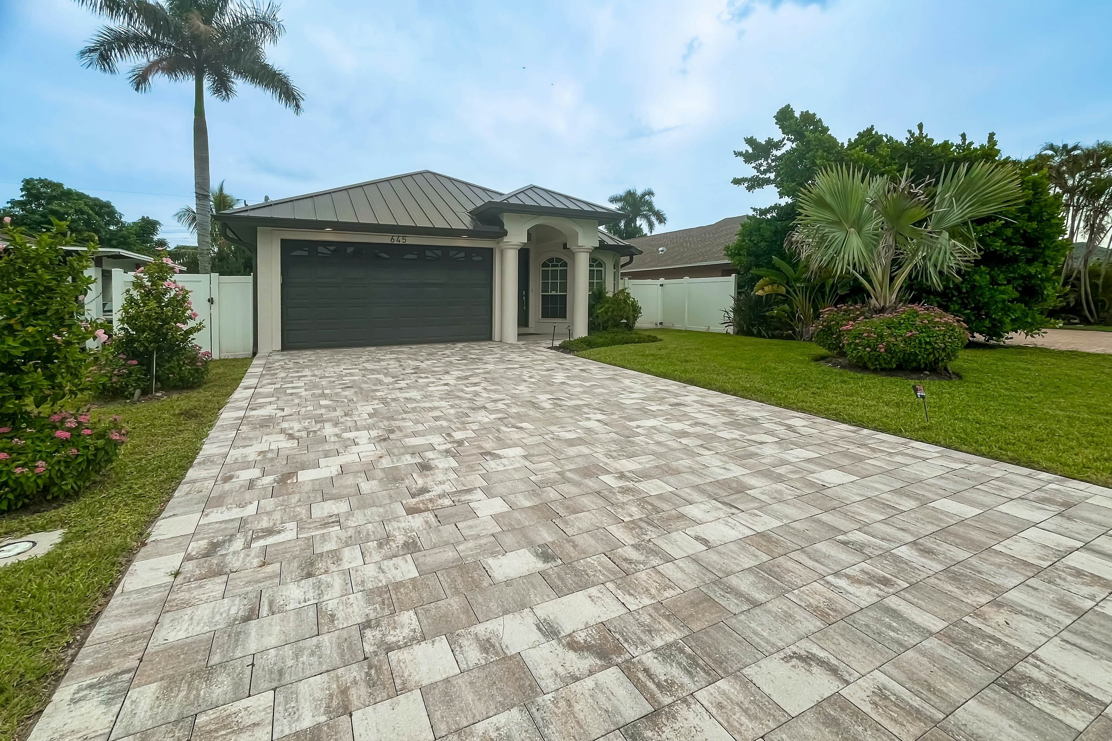 Vanderbilt Aqua Vista