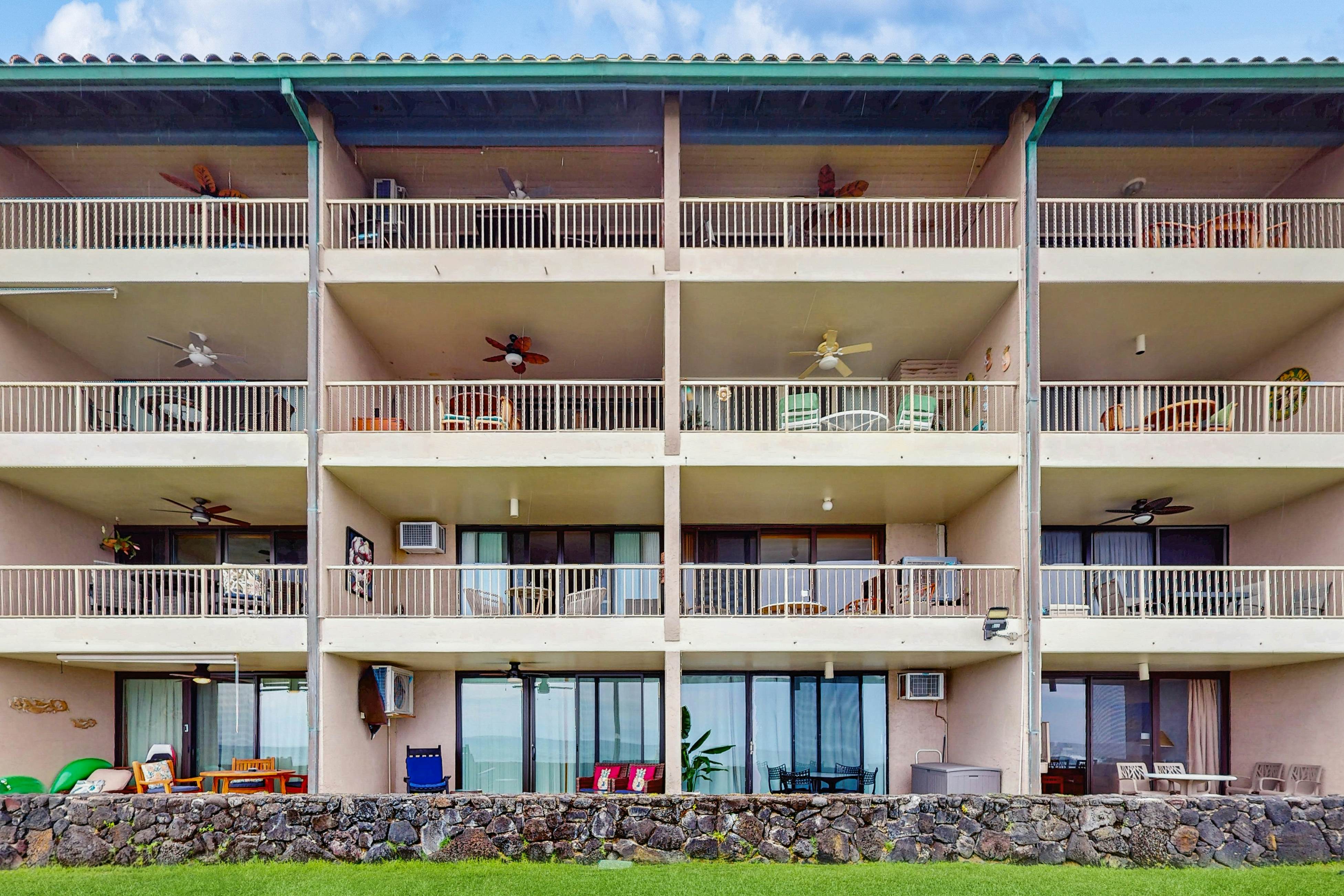 Kona Reef Oceanfront Condo, D6