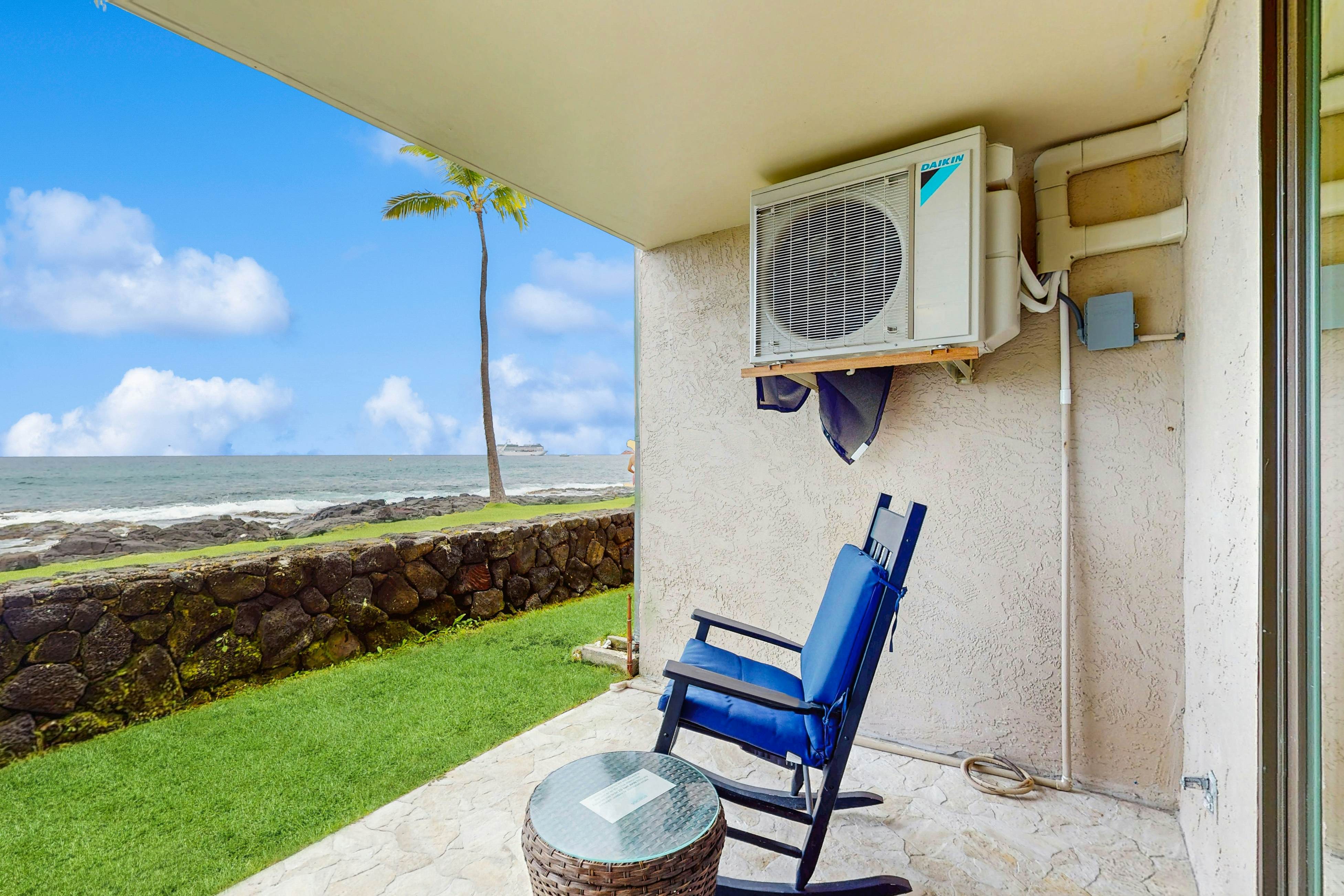 Kona Reef Oceanfront Condo, D6