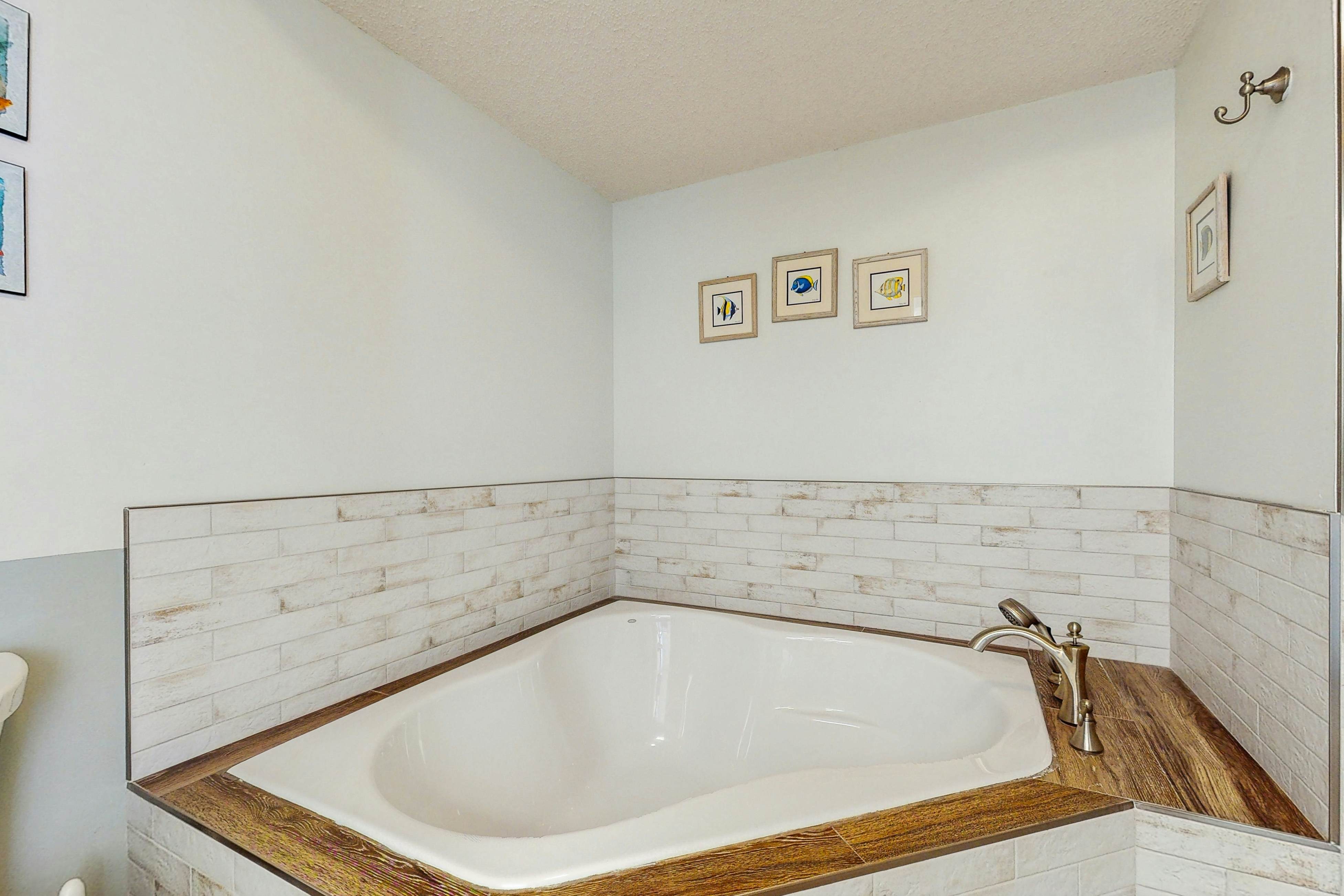 High Pointe E25 - Gulf Front Condo