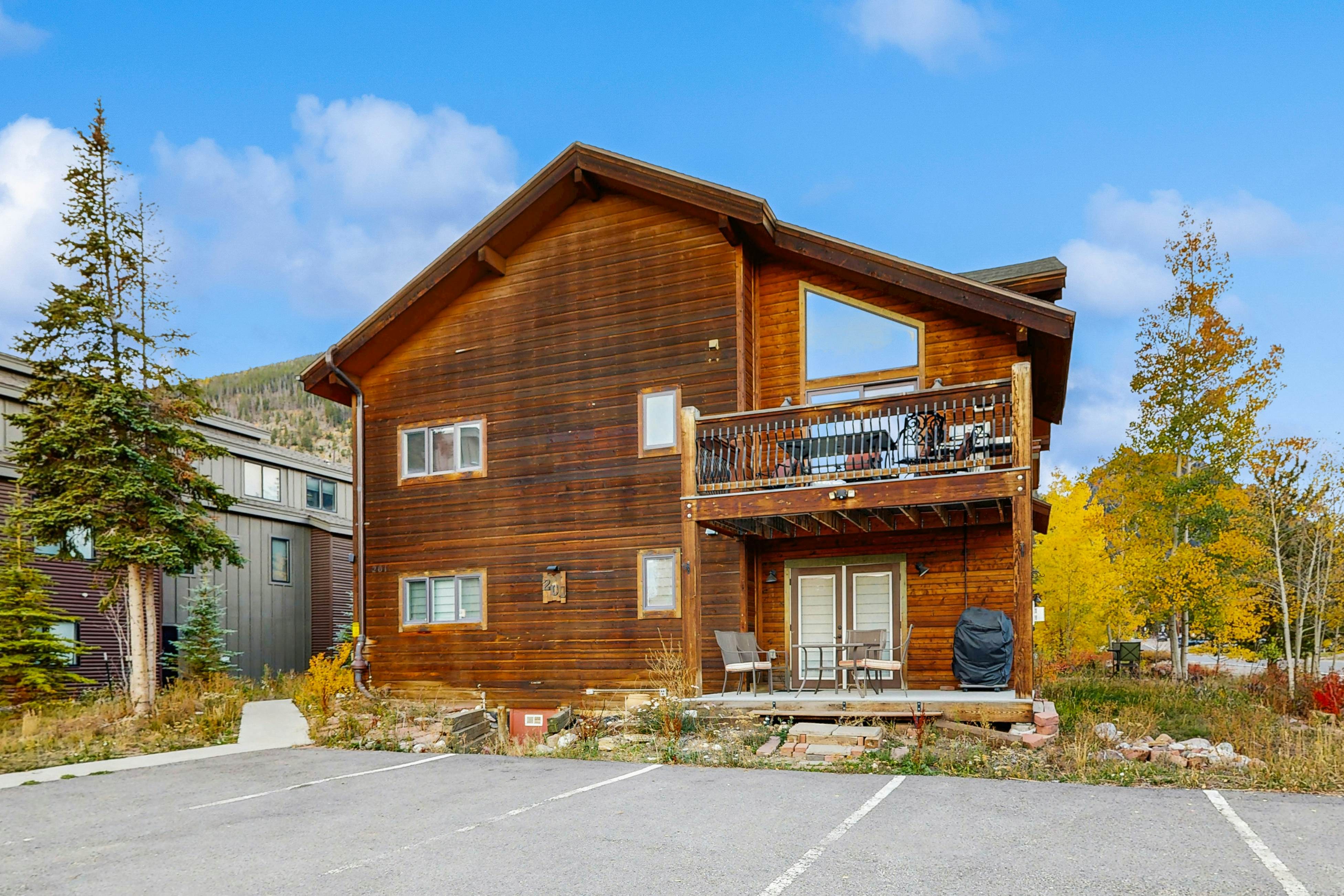 Mountains & Main Street