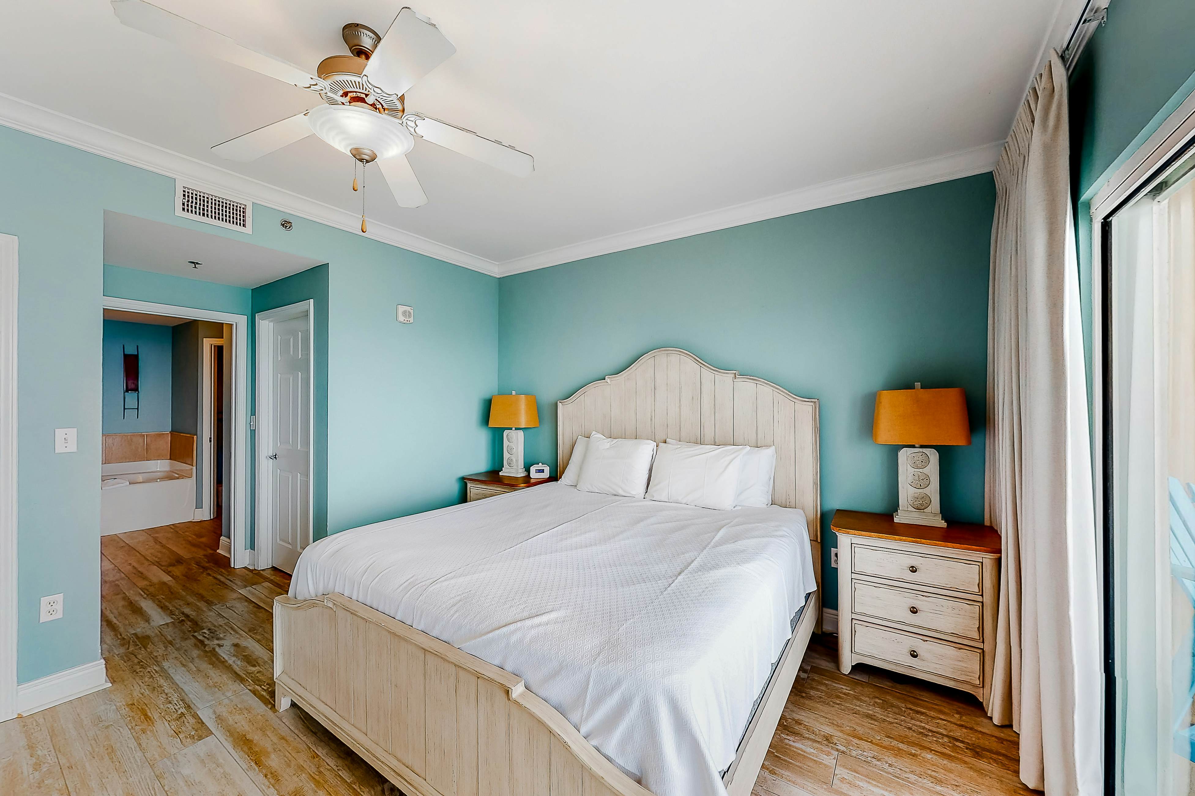 Crystal Shores West PH1403