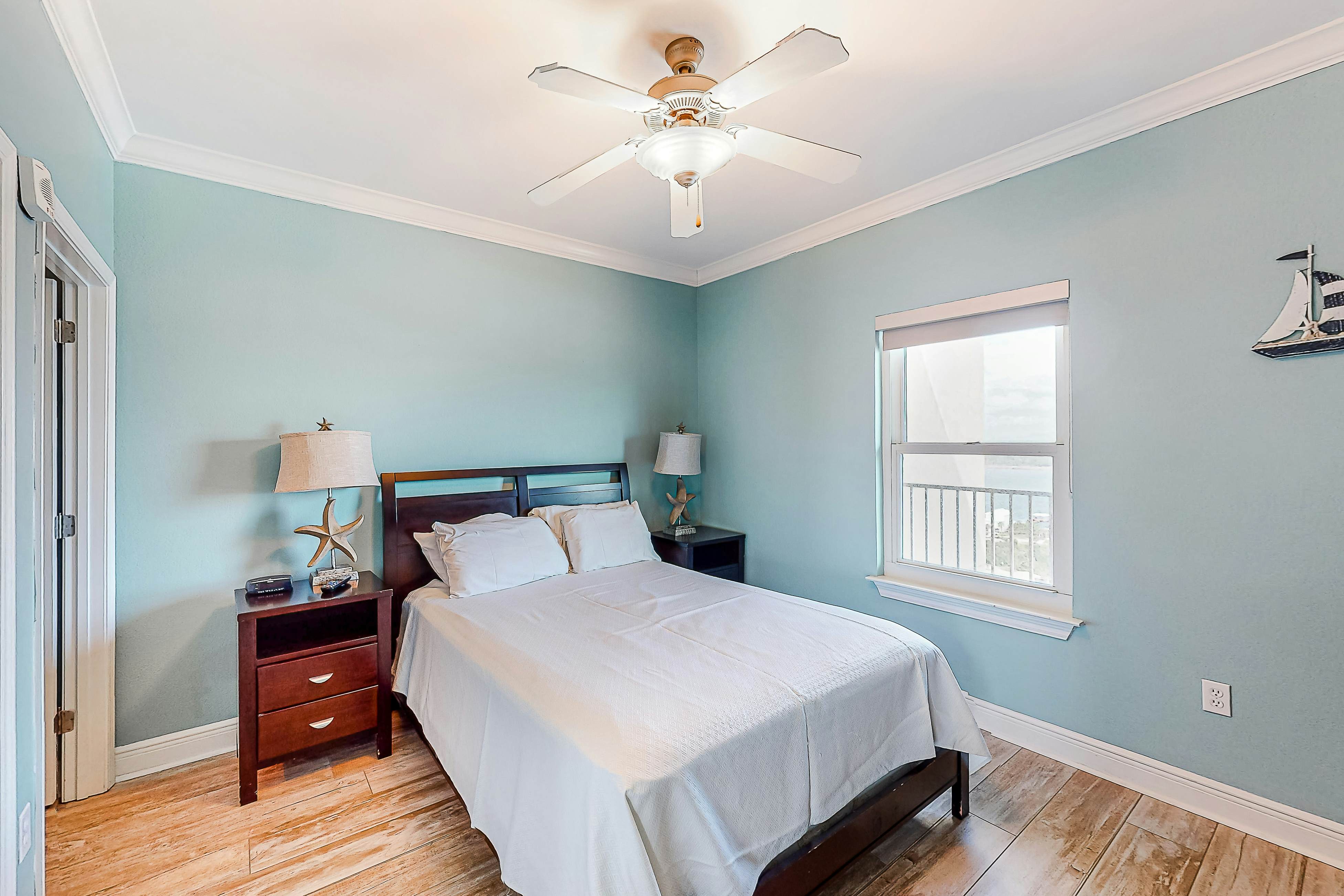 Crystal Shores West PH1403