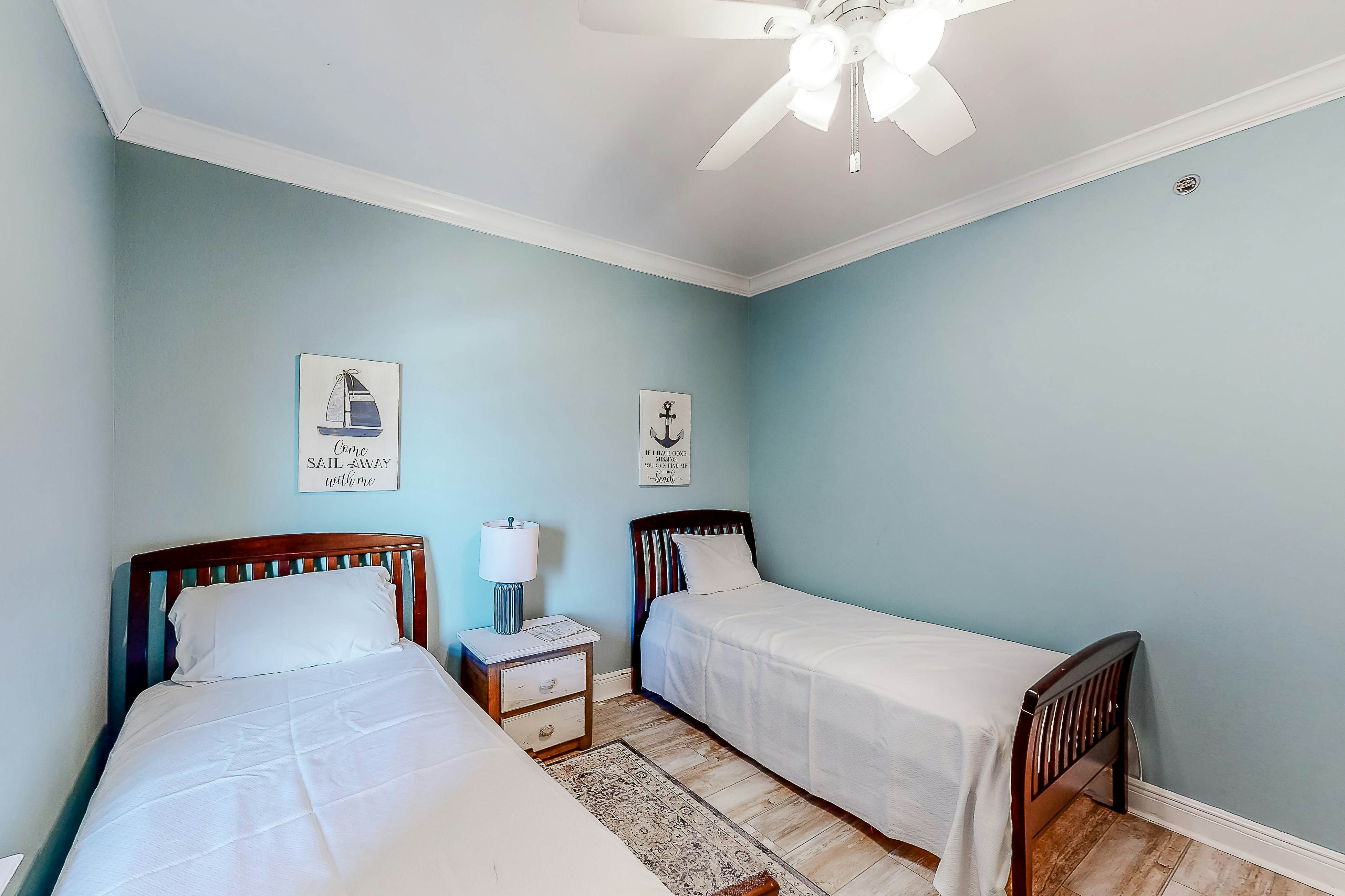 Crystal Shores West PH1403