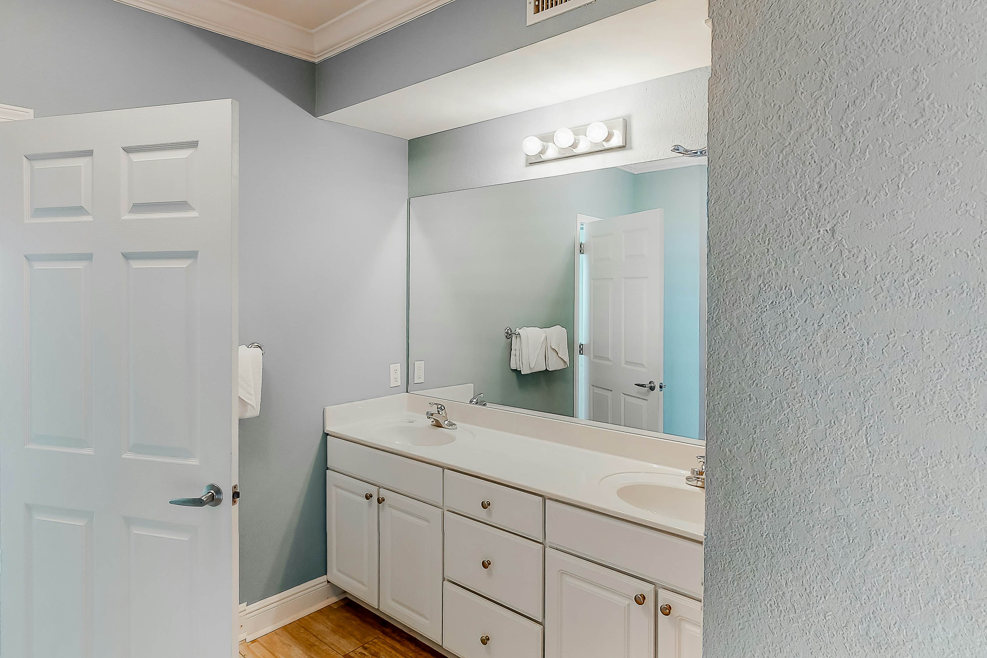 Crystal Shores West PH1403