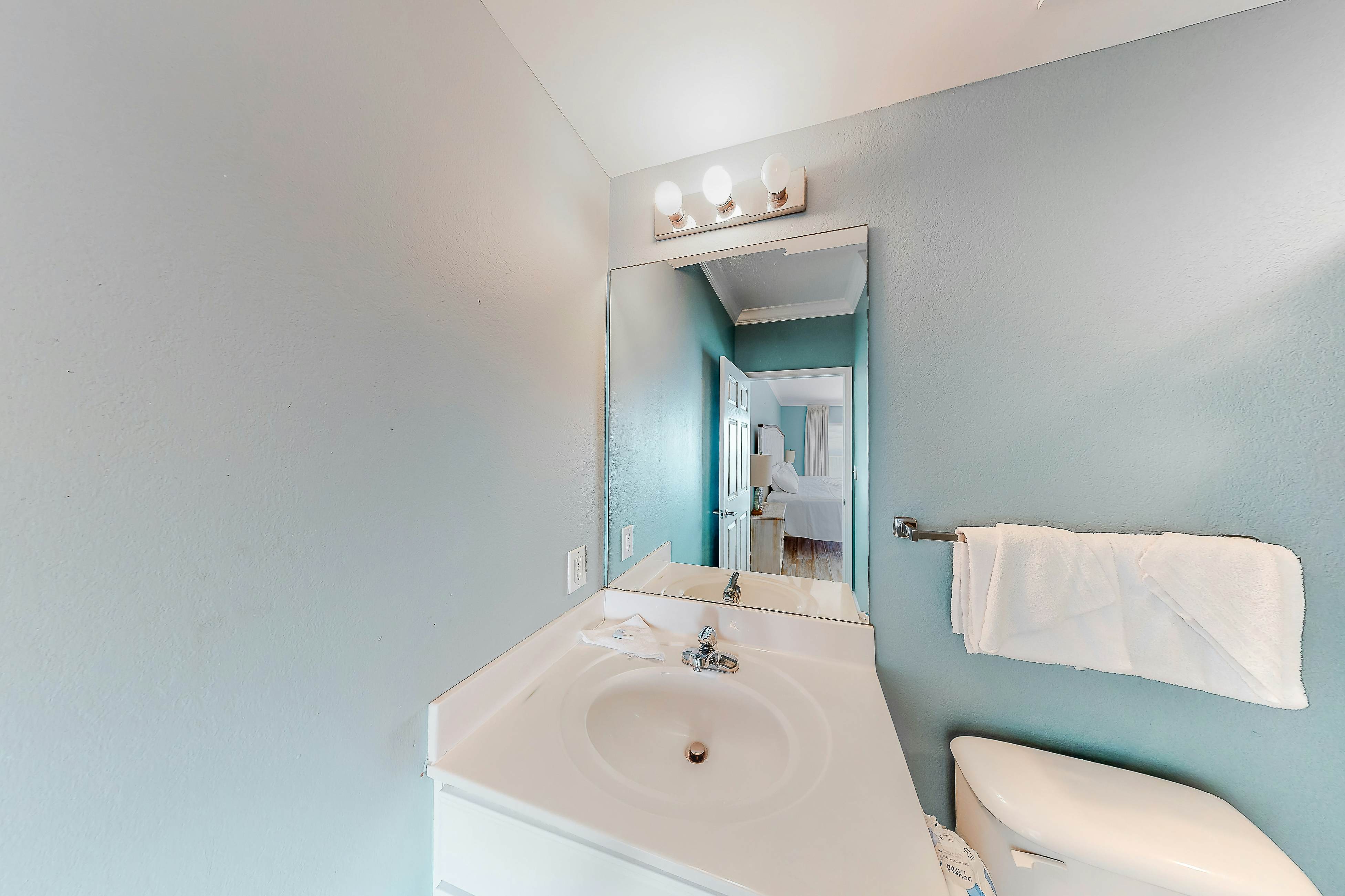 Crystal Shores West PH1403