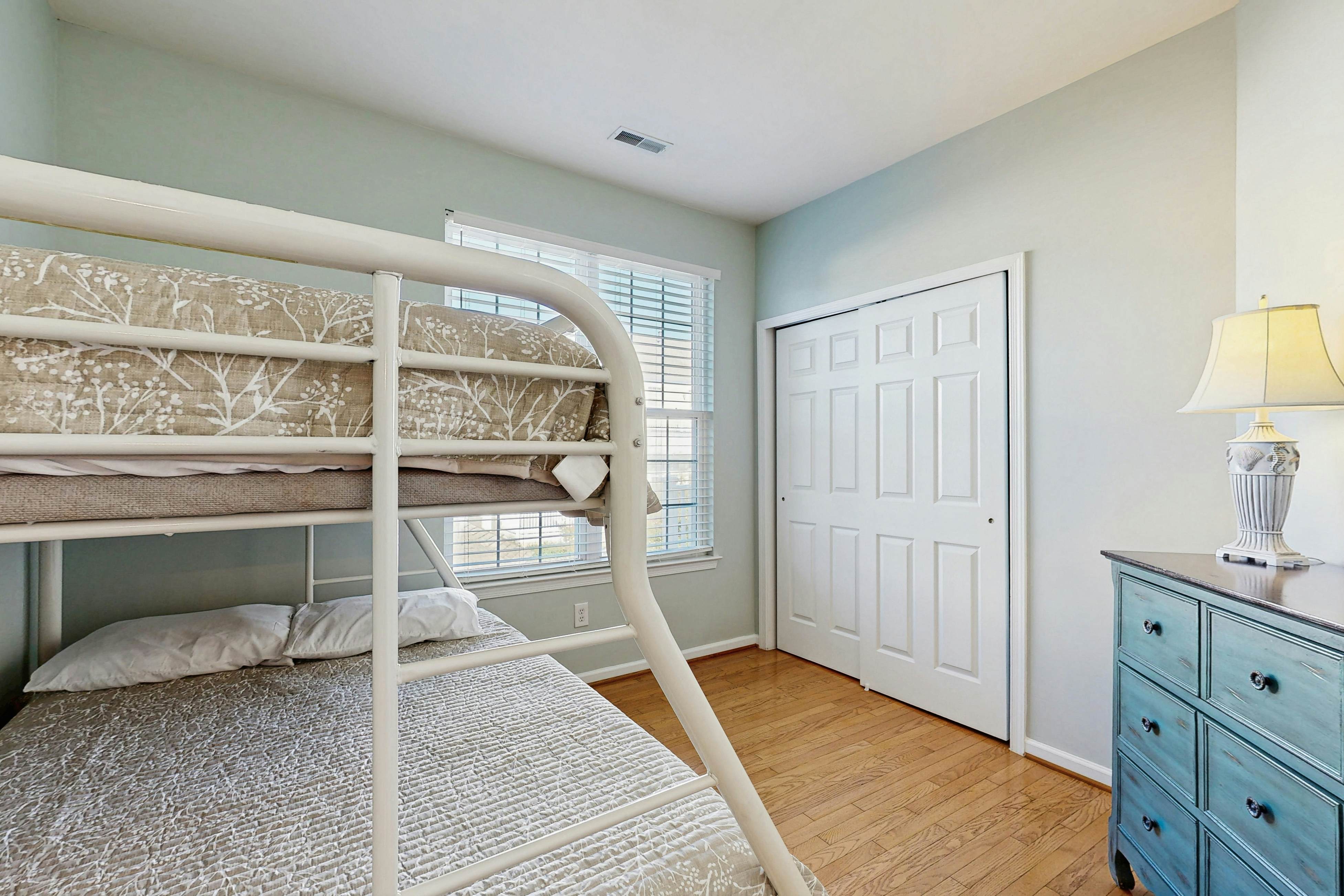 Bayside Bethany Lakes - 38337 N Mill Ln 109