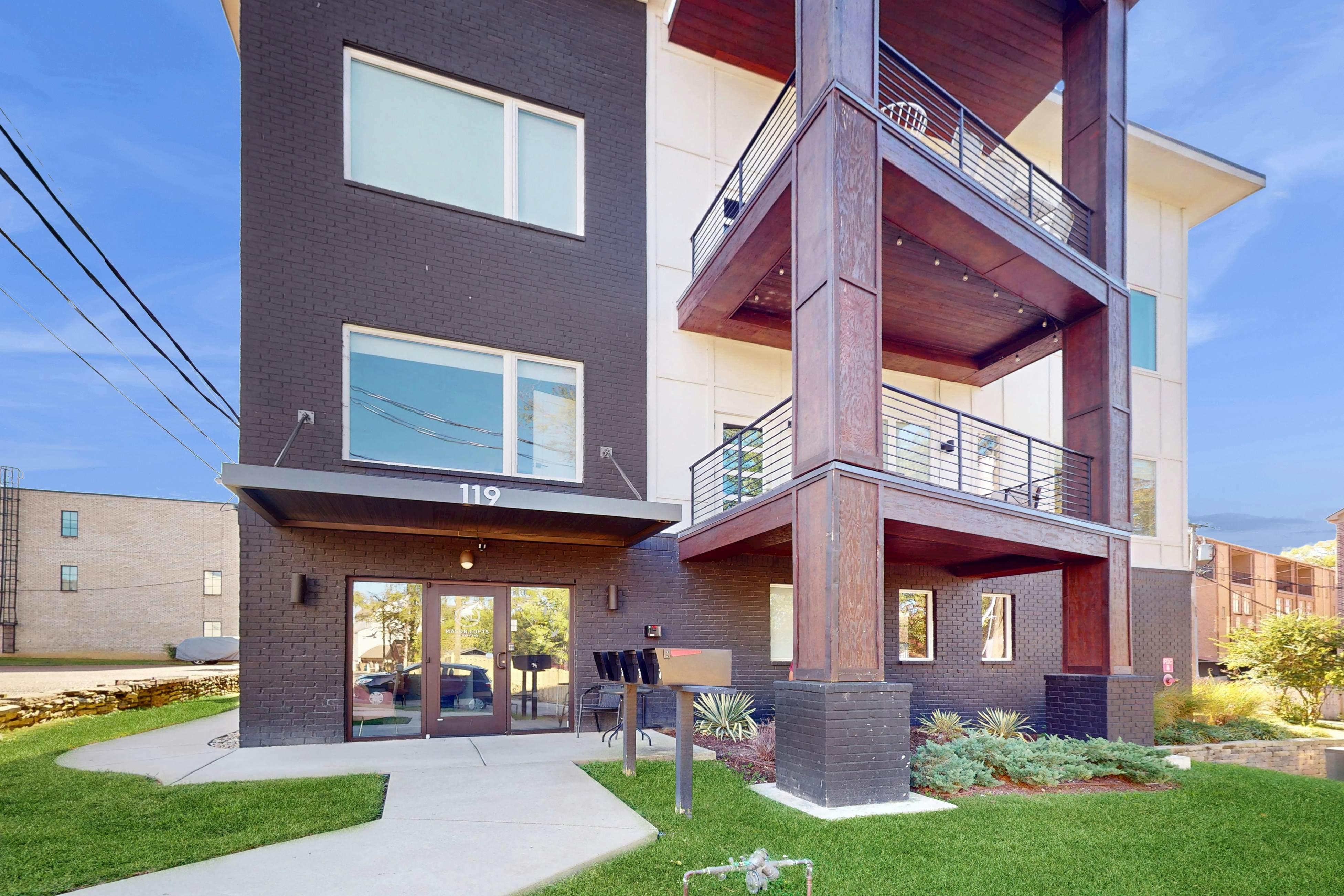 West End Living, Unit #305