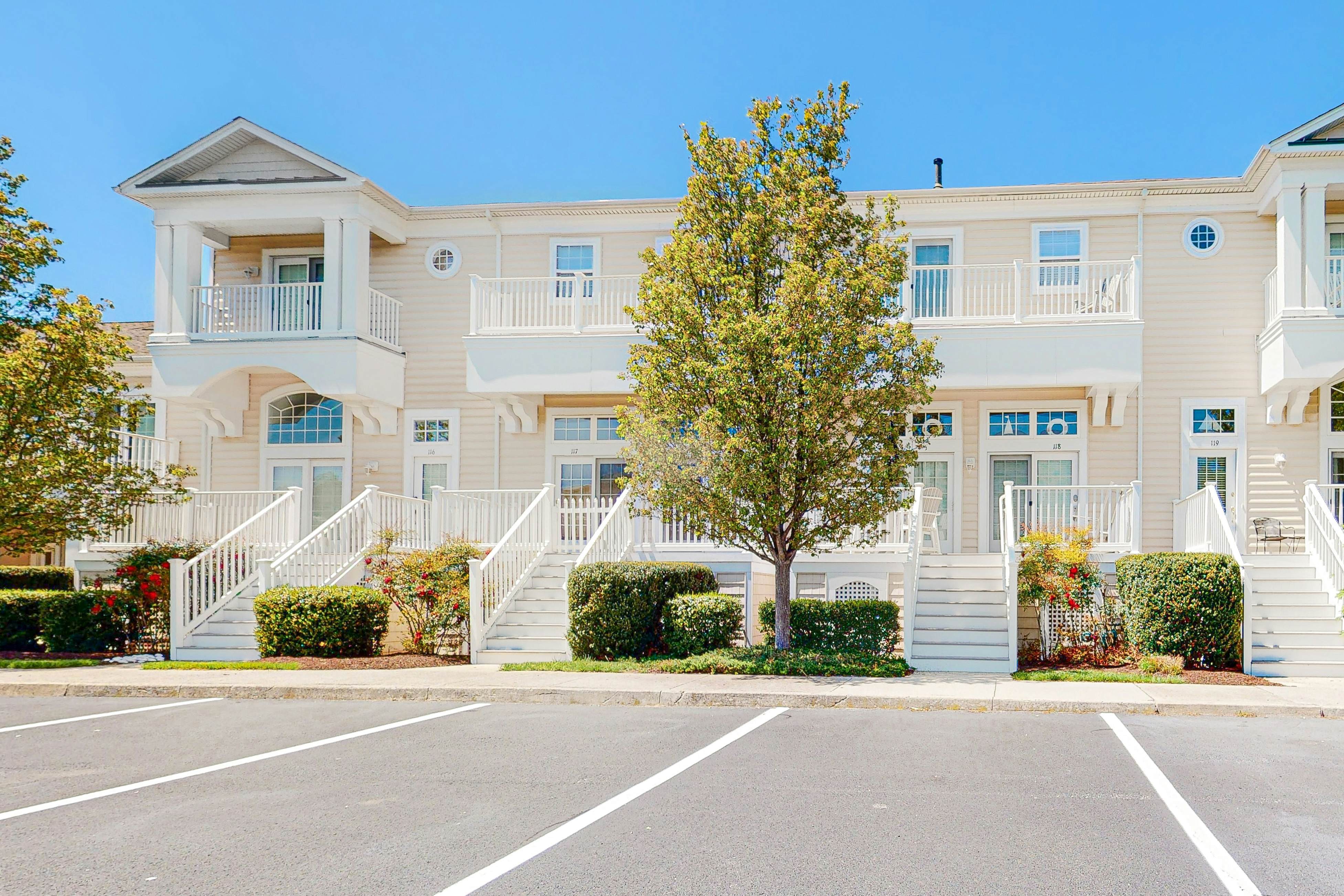 Bayside Bethany Lakes - 38337 N Mill Ln 109