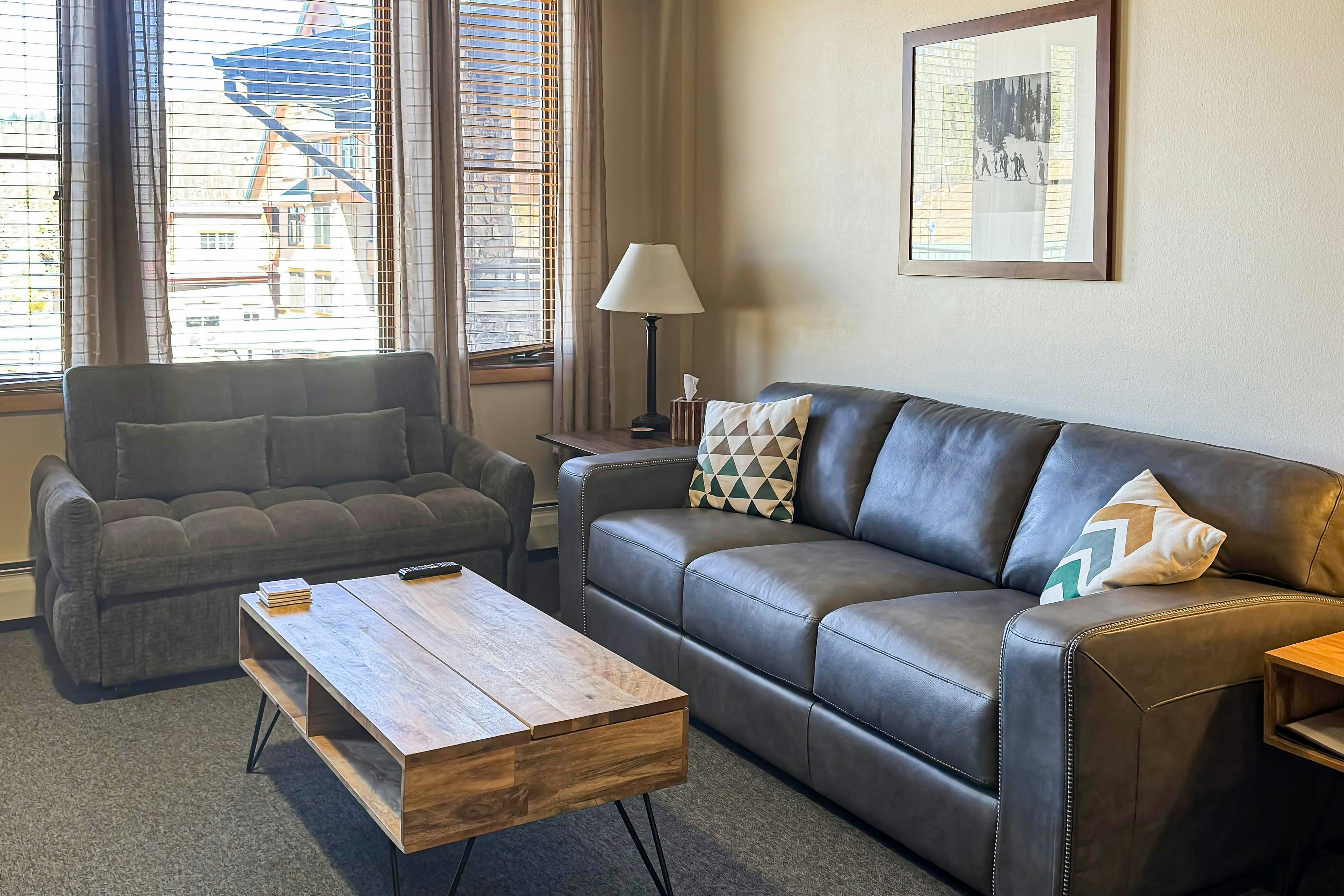 Zephyr Mountain Ski-In/Ski-Out Condo