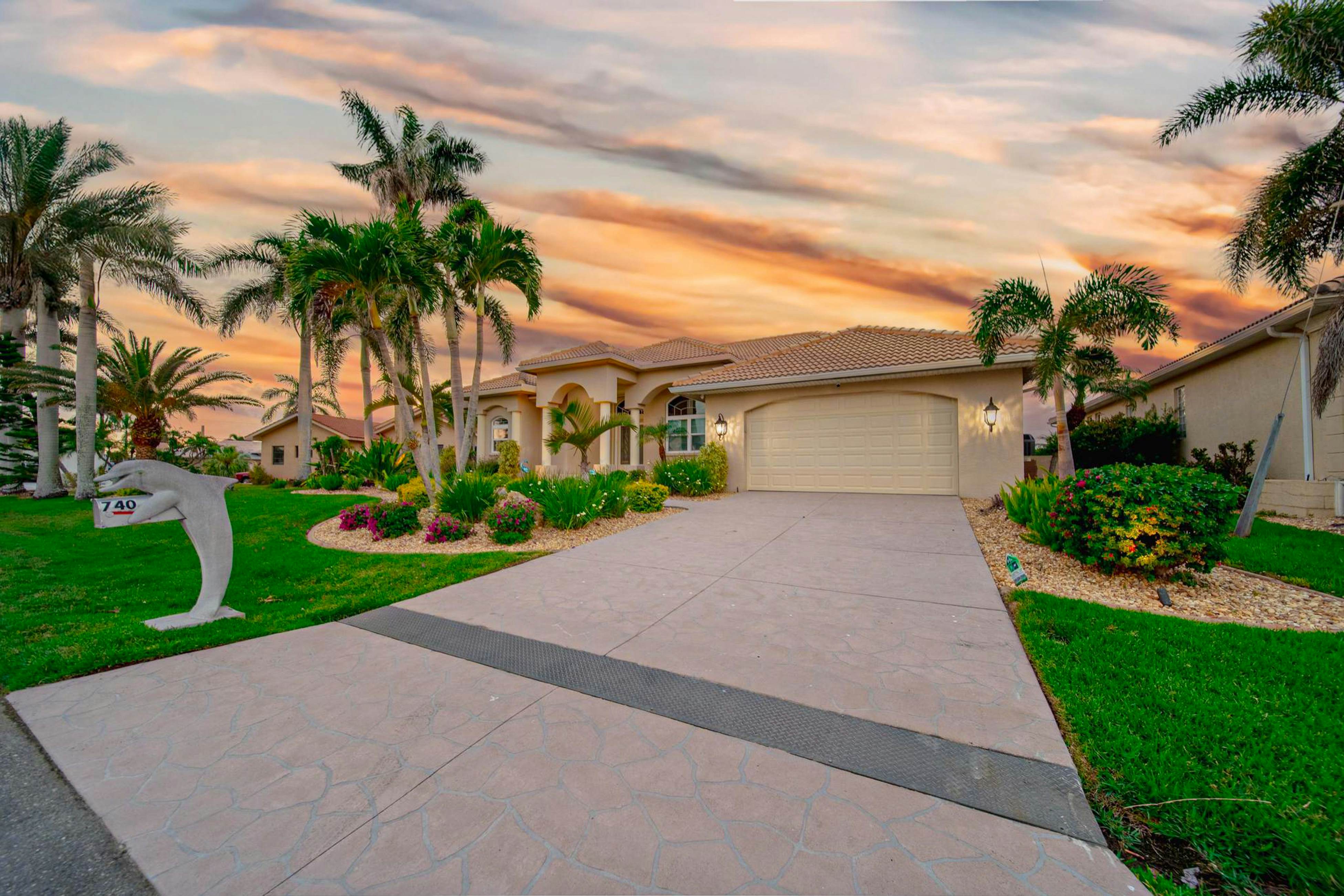 Paradise Palms of the Florida Gulf