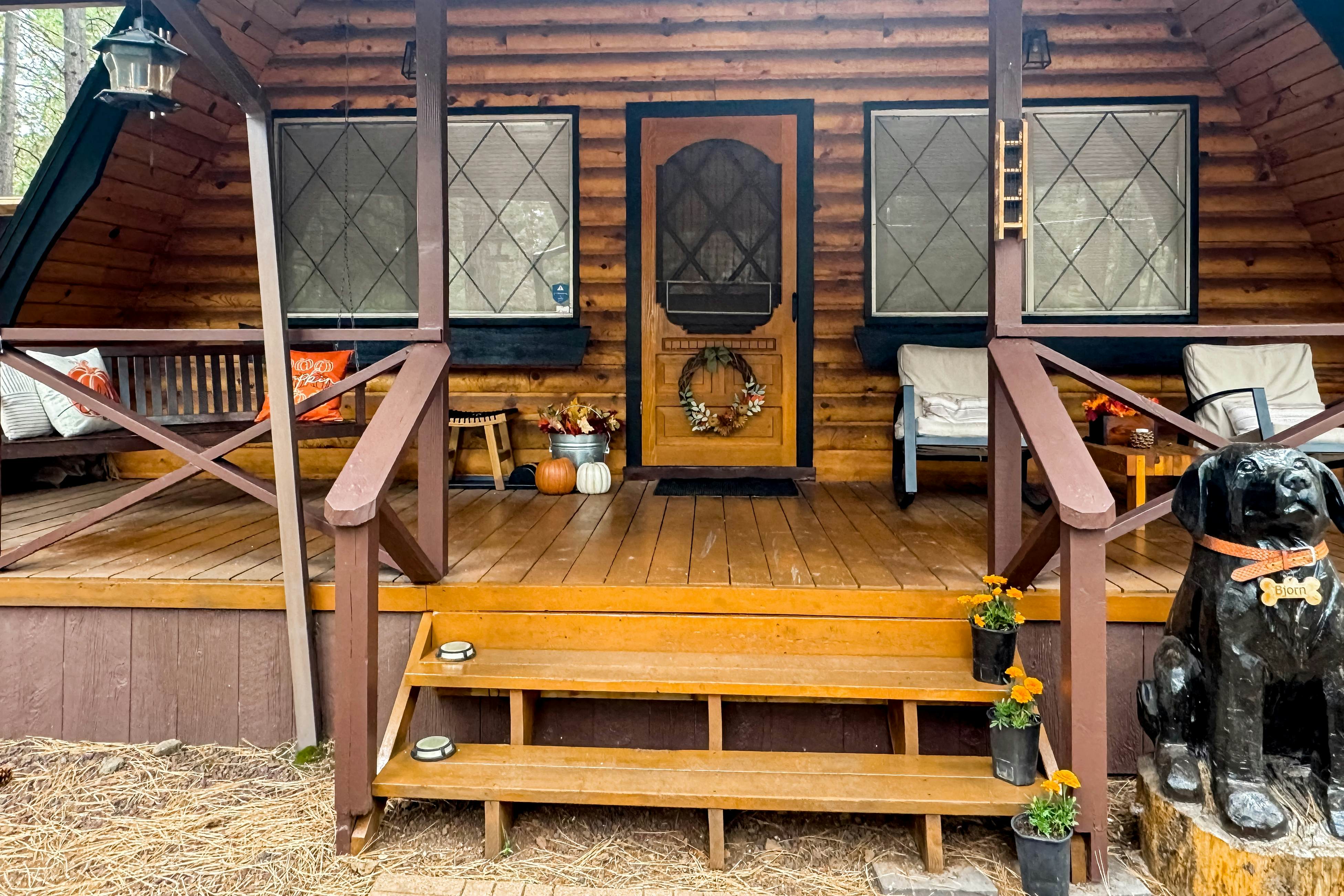 The Cozy Pines Cabin