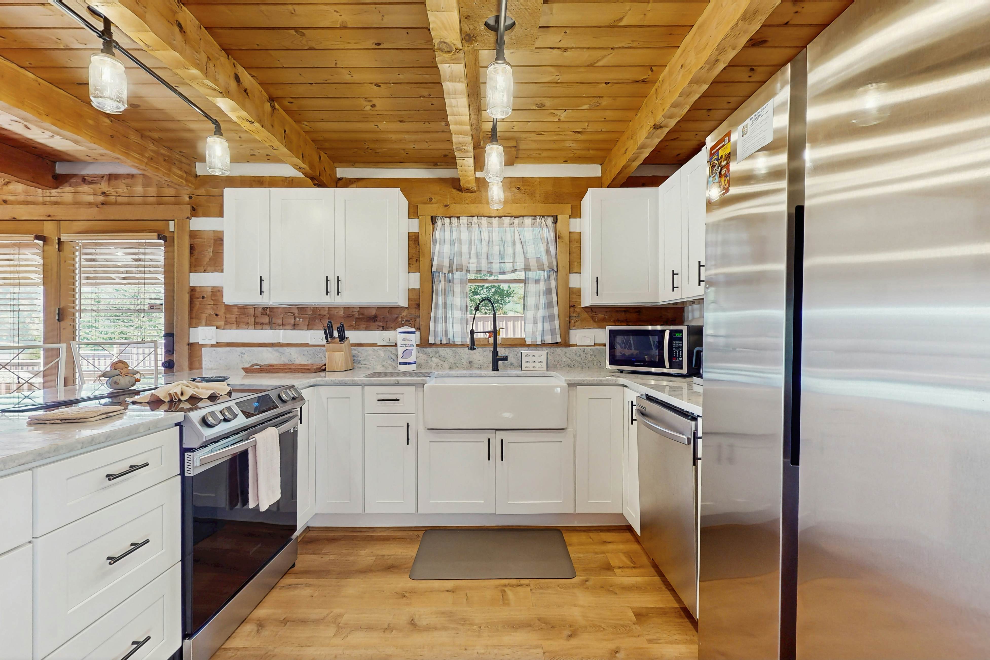 Mountain Grace Lake Retreat