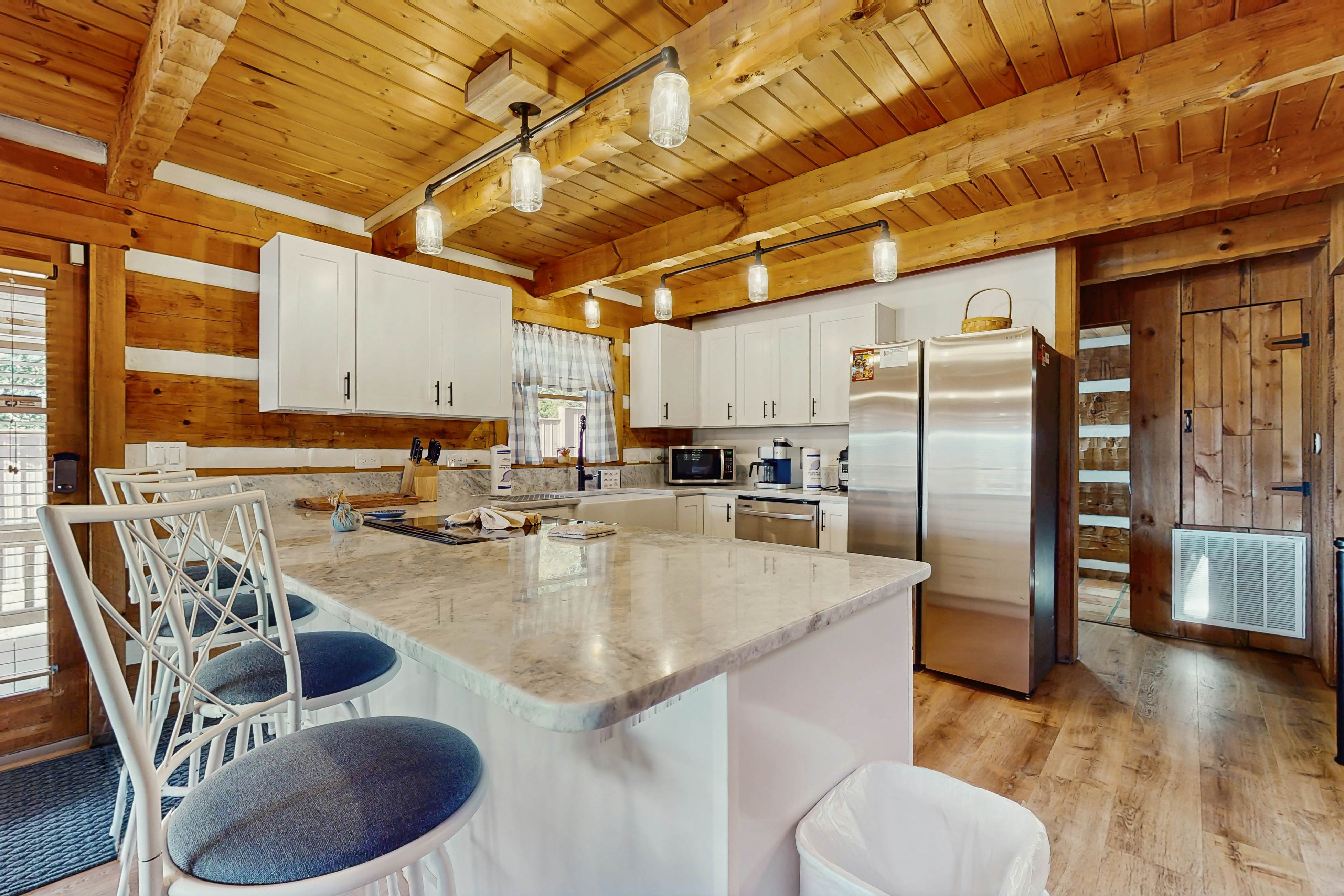 Mountain Grace Lake Retreat