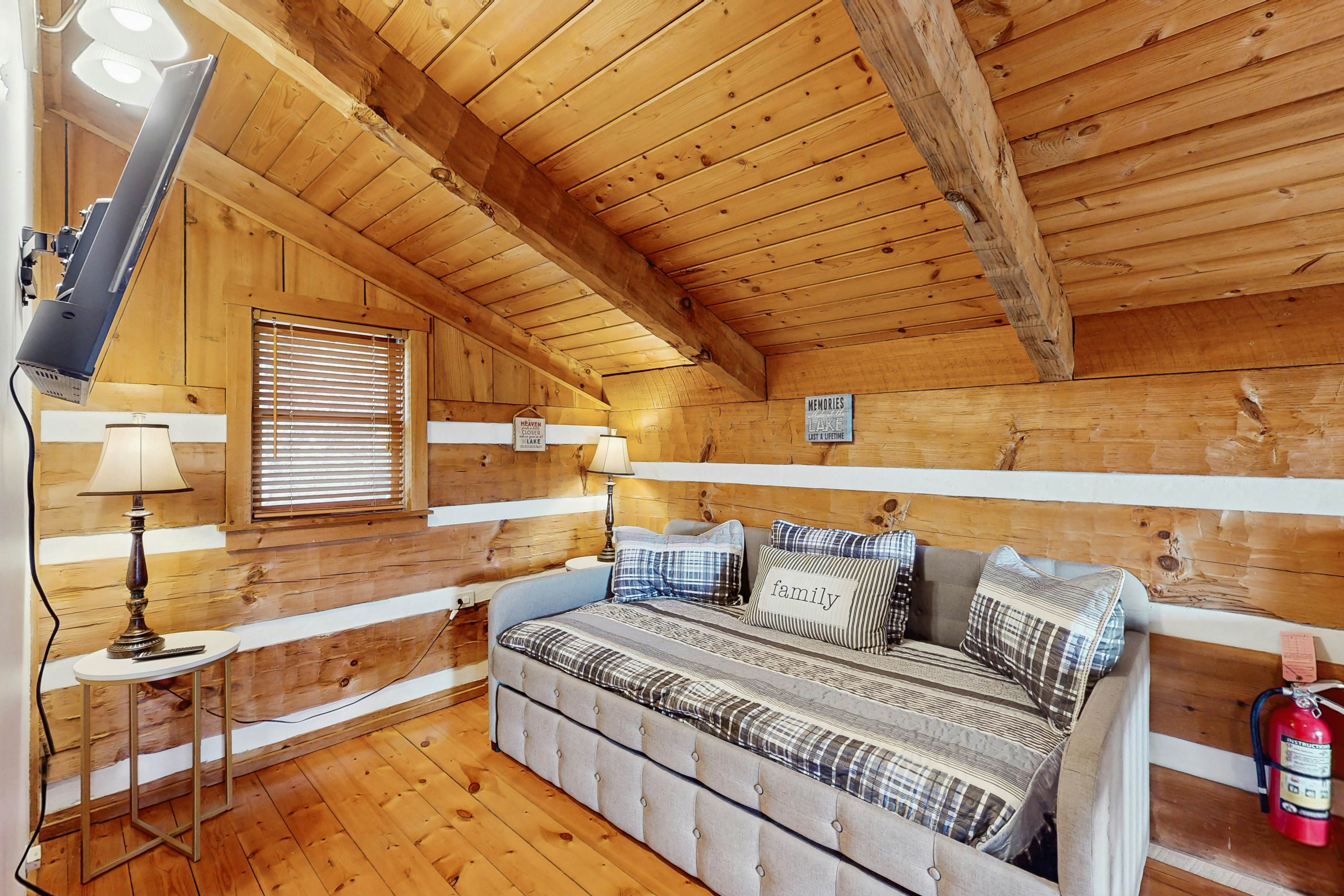 Mountain Grace Lake Retreat