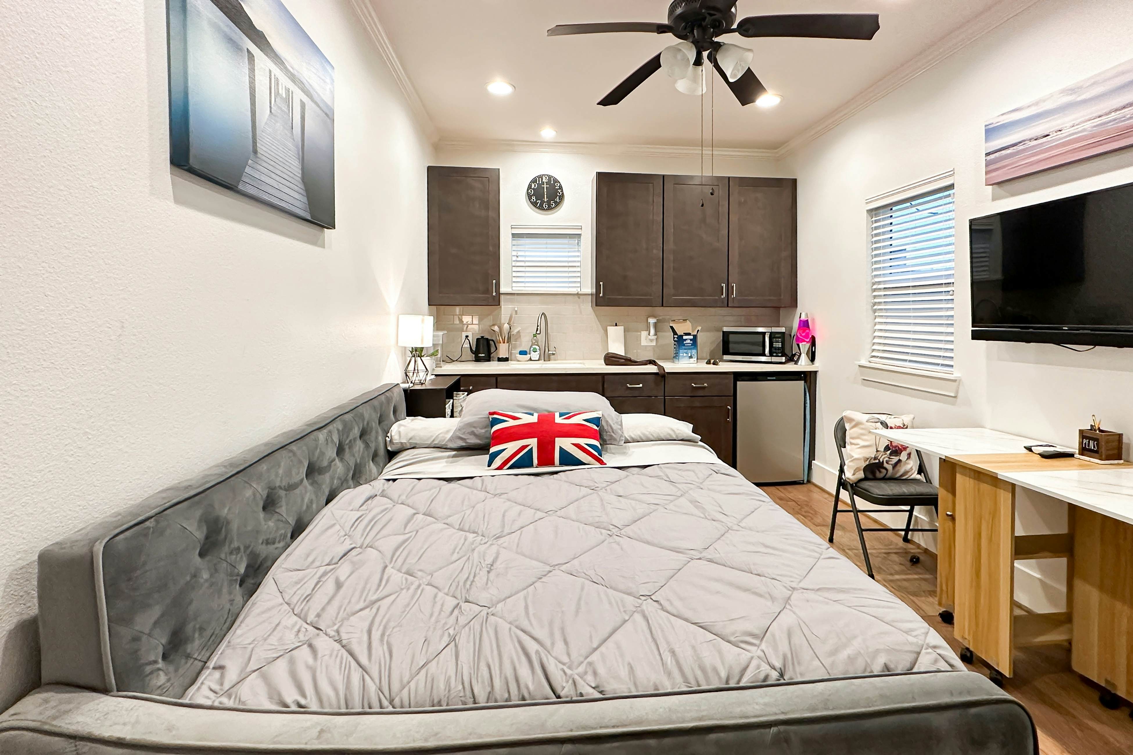 Midcentury Hideaway - House & Studio