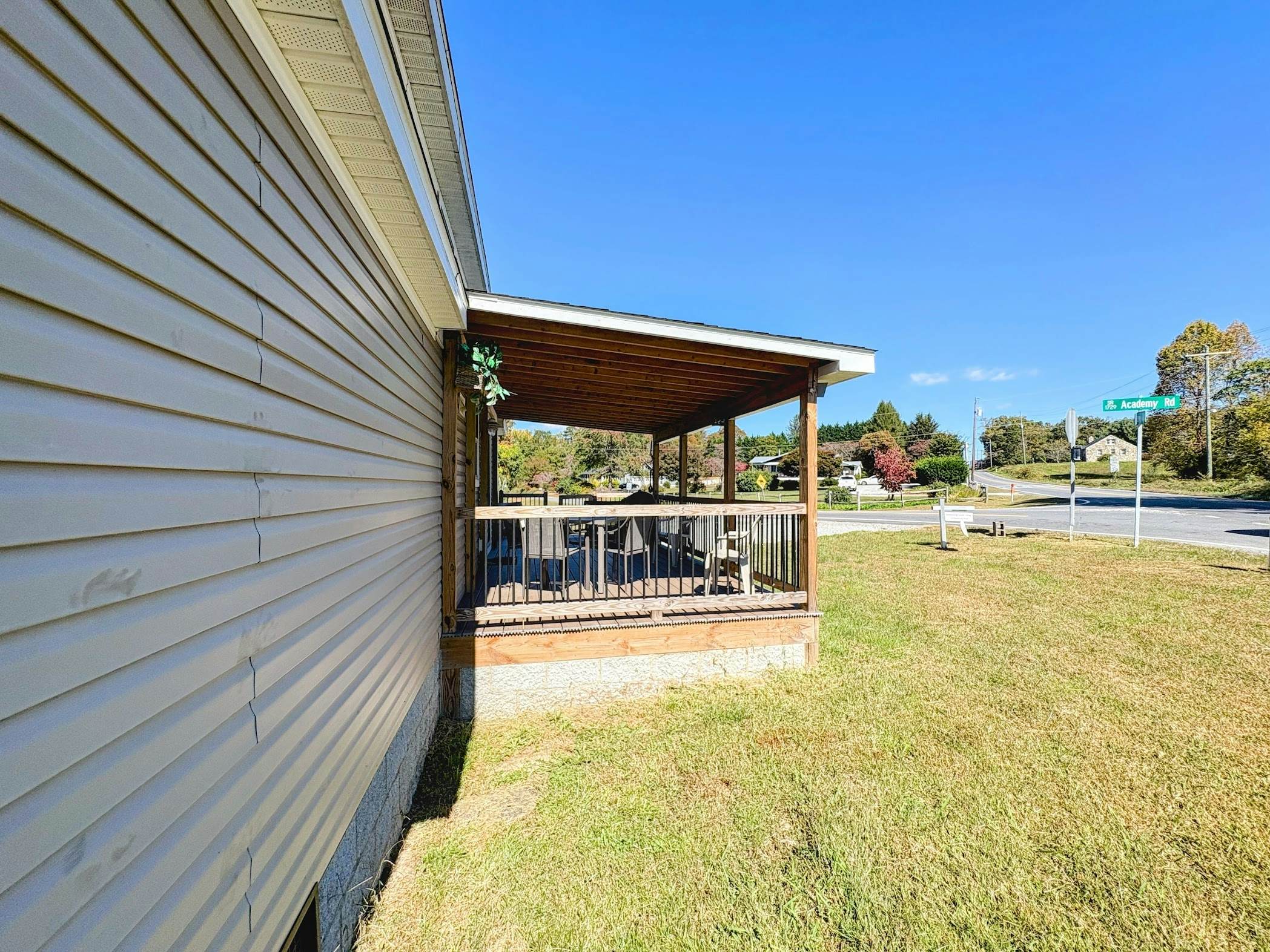 Honeycrisp Apple Cottage 