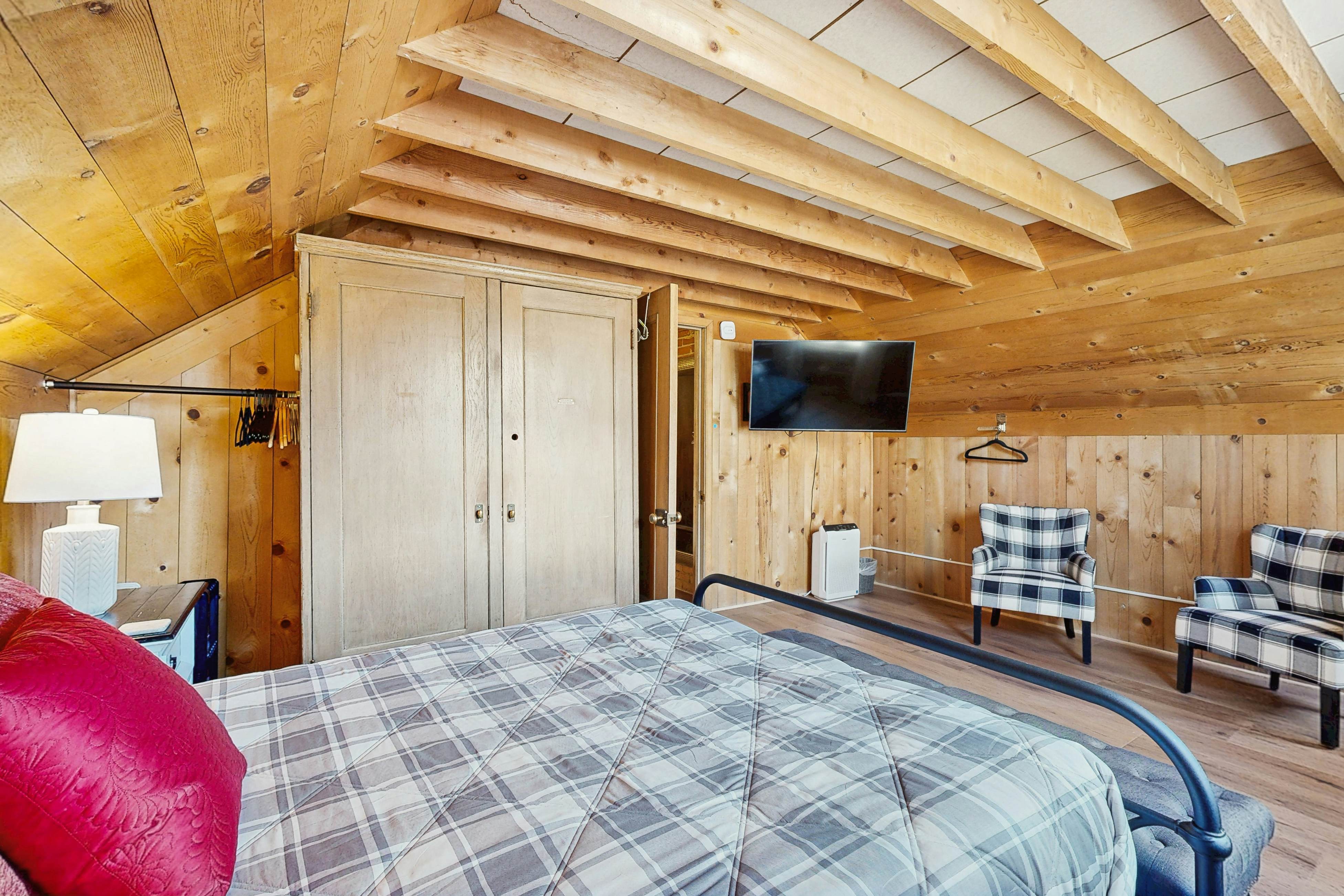 Brighton Sunflower Chalet 