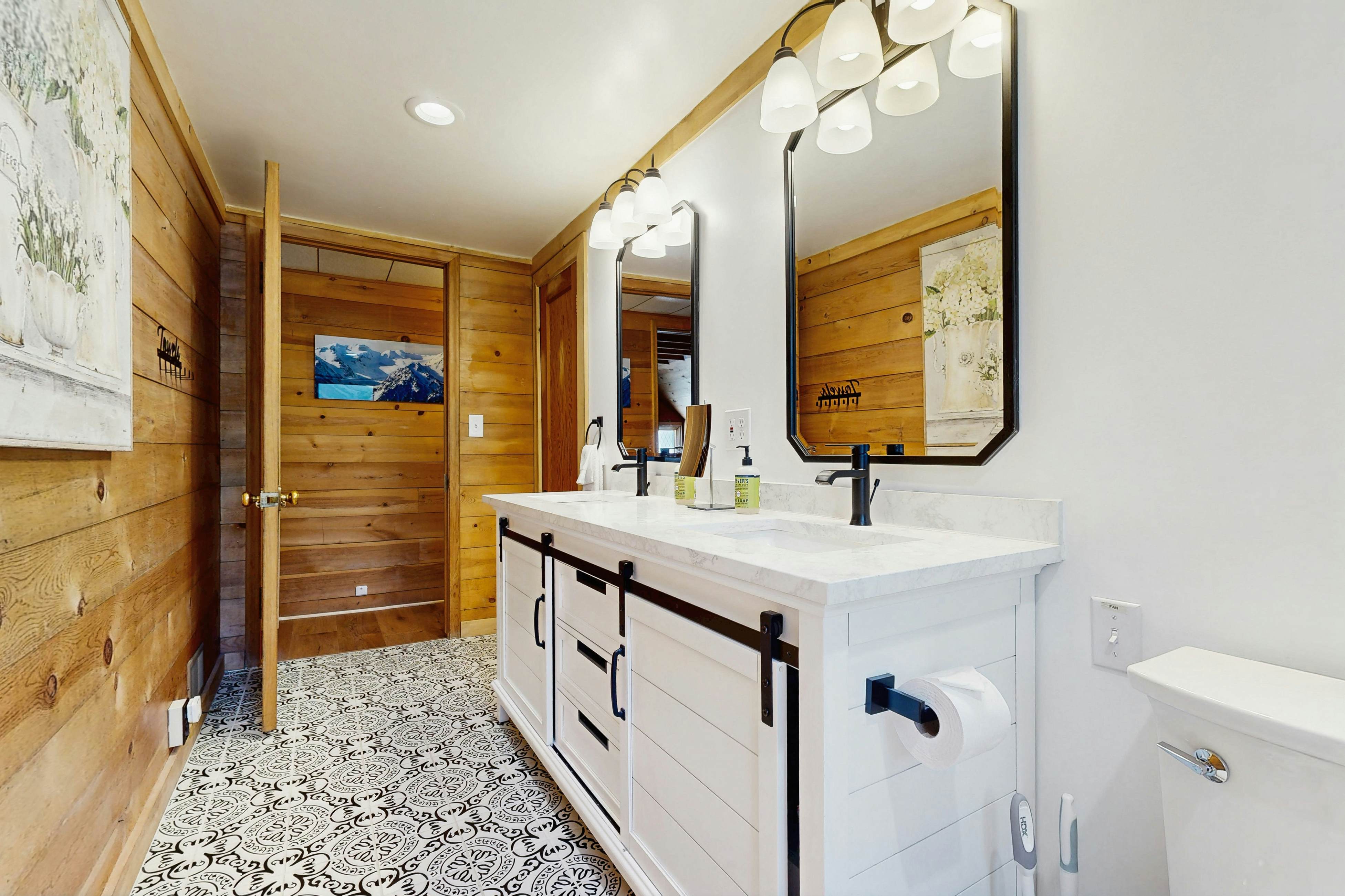 Brighton Sunflower Chalet 