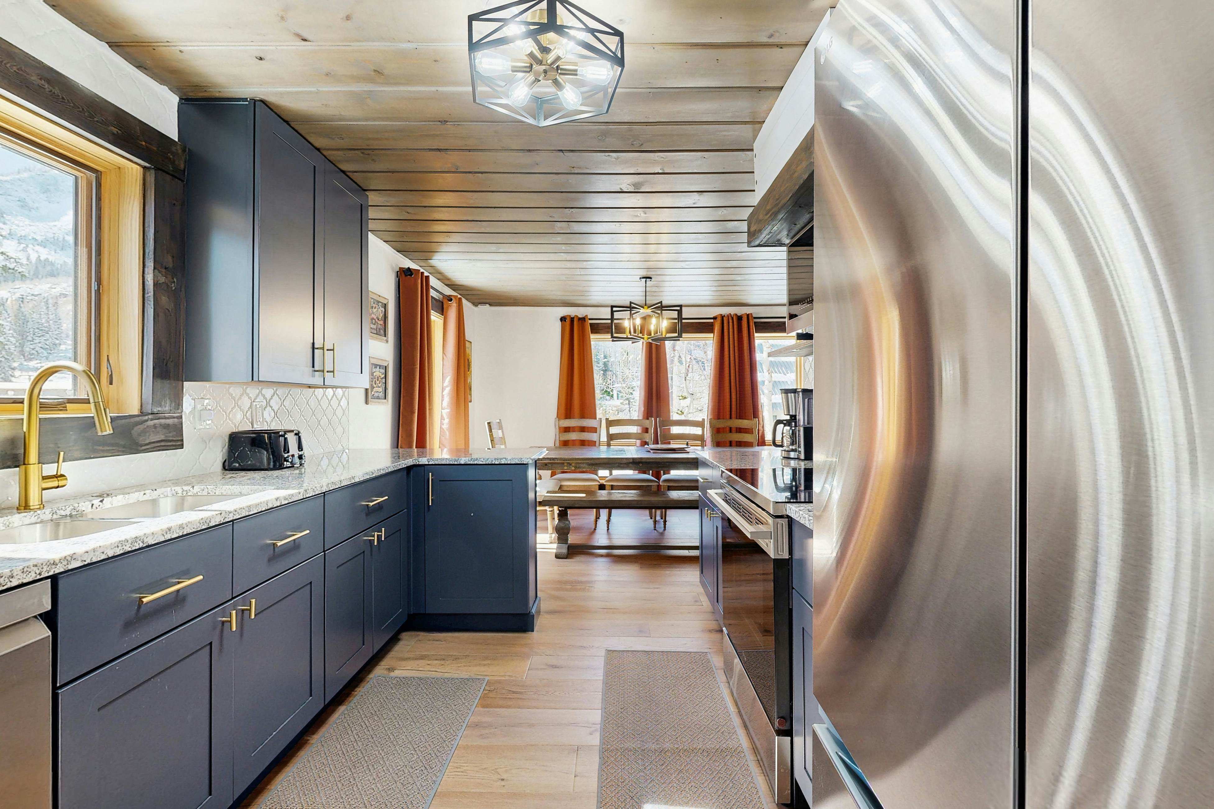 Brighton Sunflower Chalet 