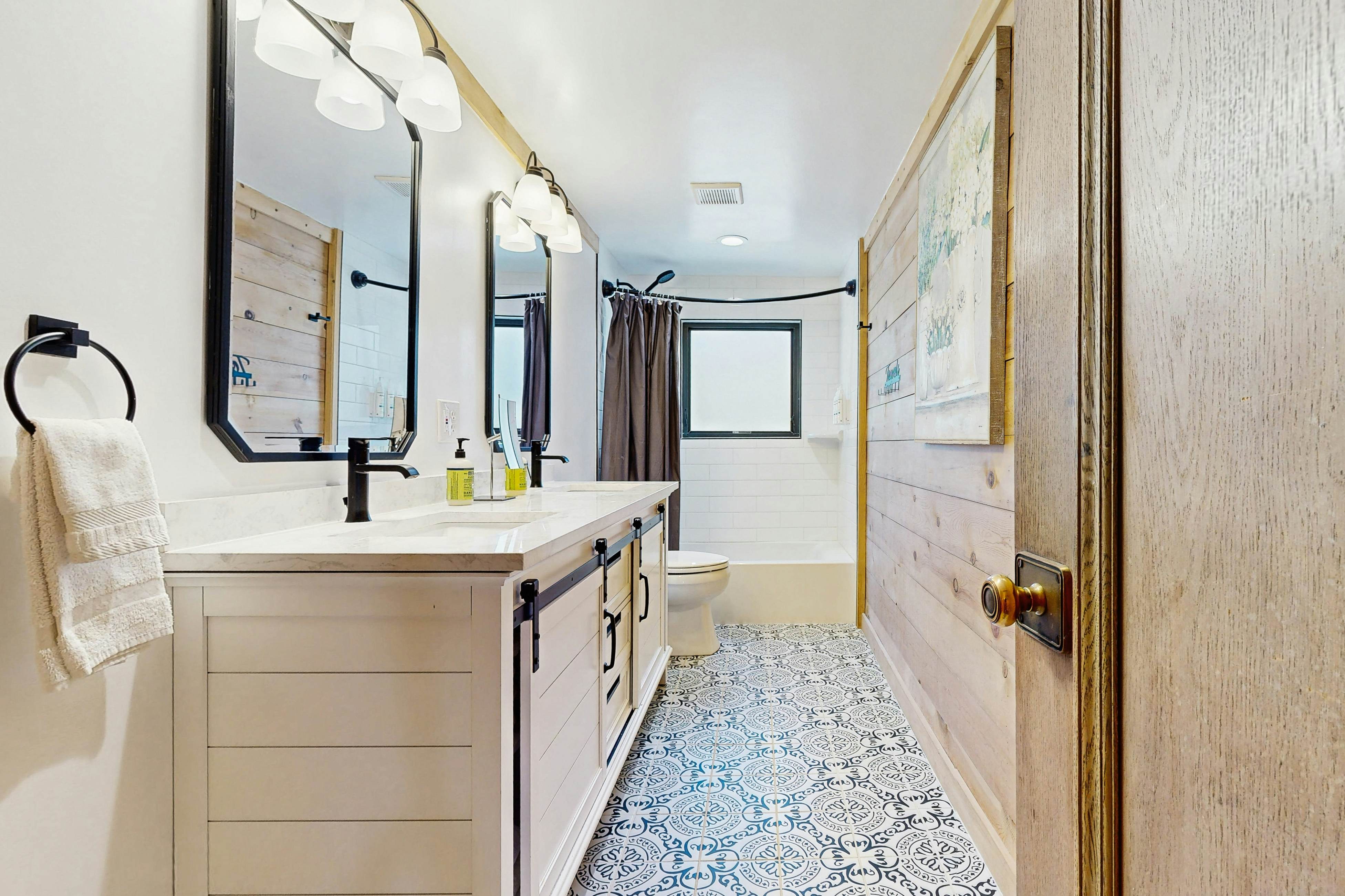 Brighton Sunflower Chalet 