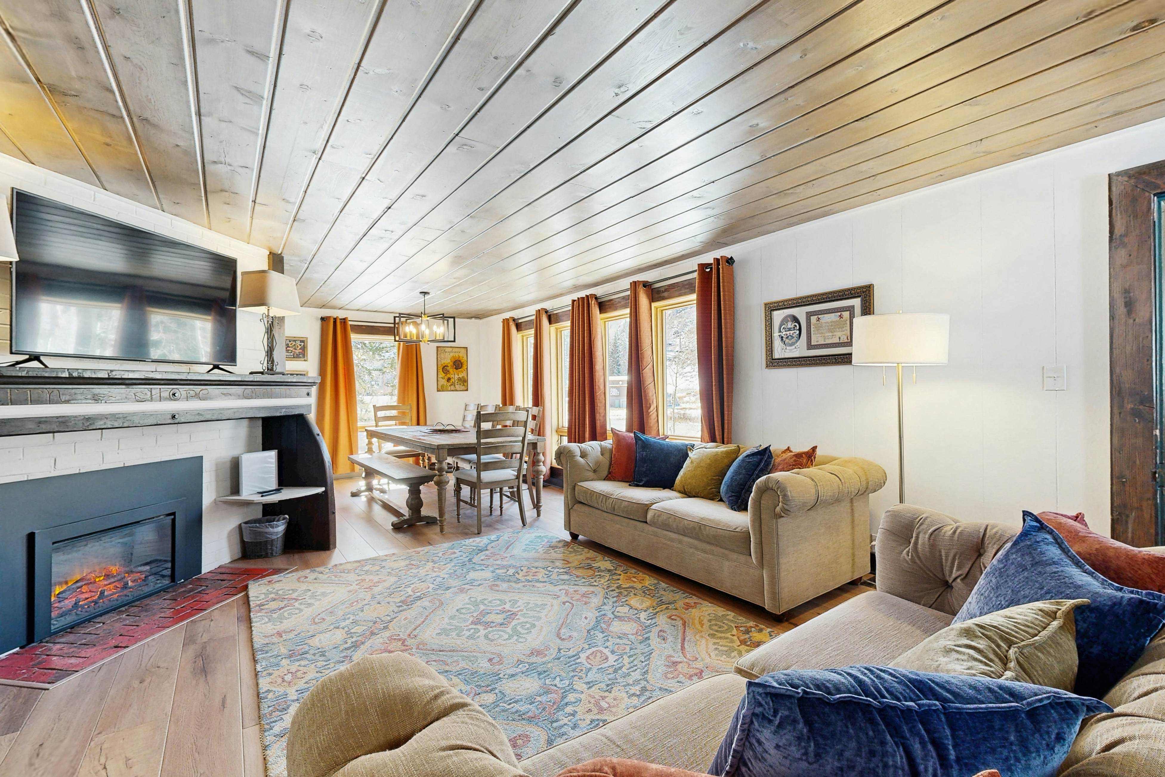 Brighton Sunflower Chalet 