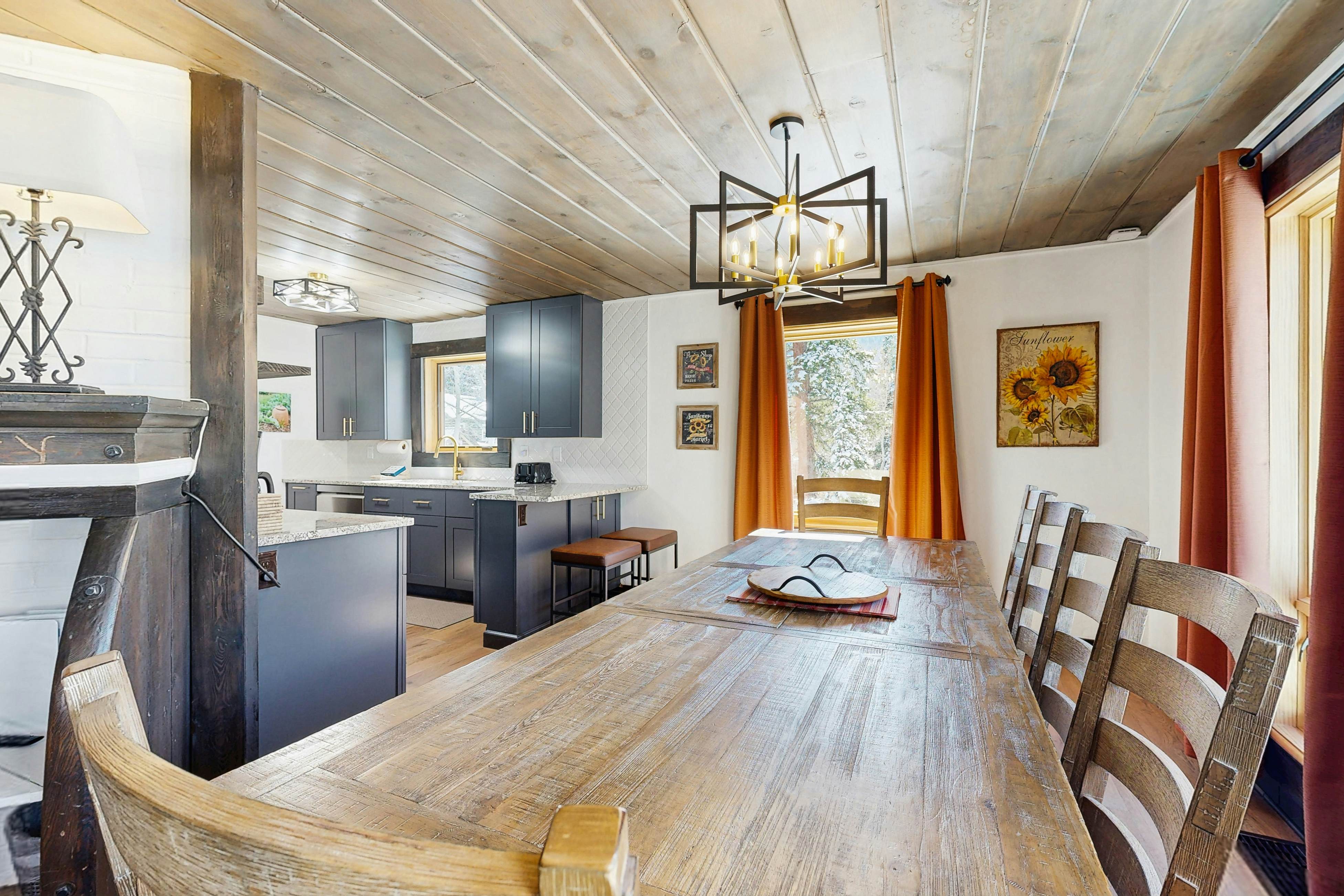 Brighton Sunflower Chalet 