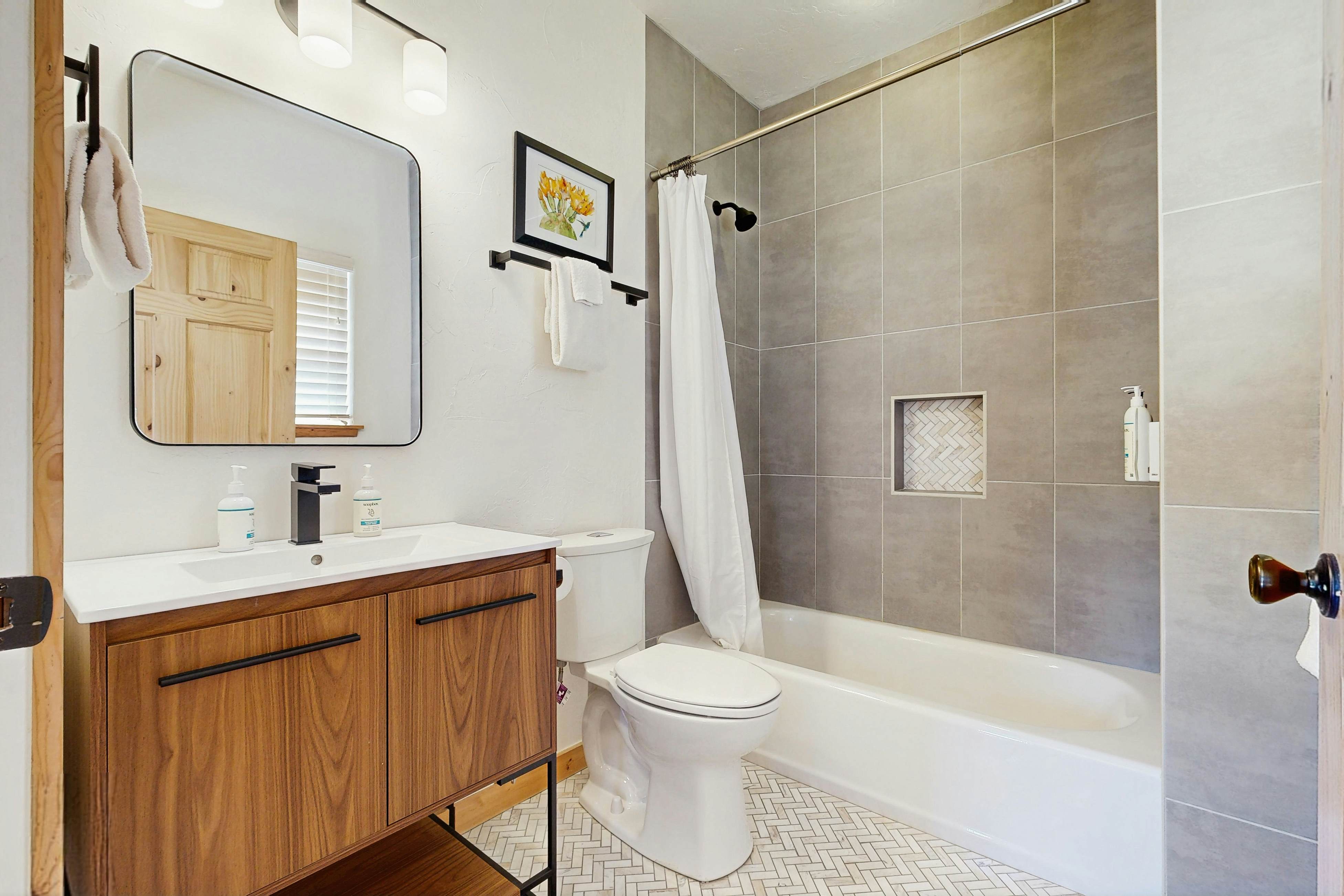 Riverfront Lodge | Hot Tub | Game Room