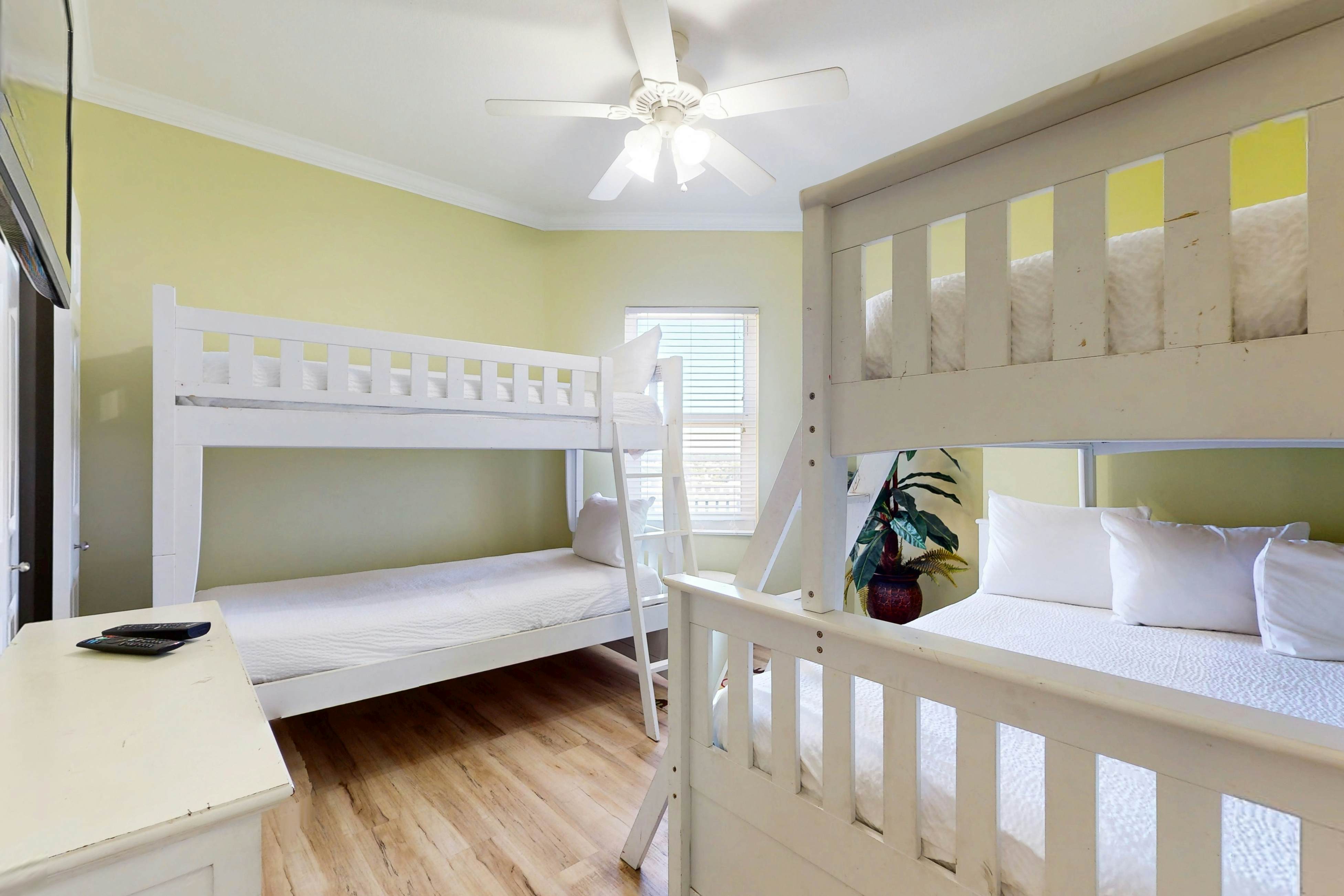 Sunrise Beach 1101 - Beachfront Condo