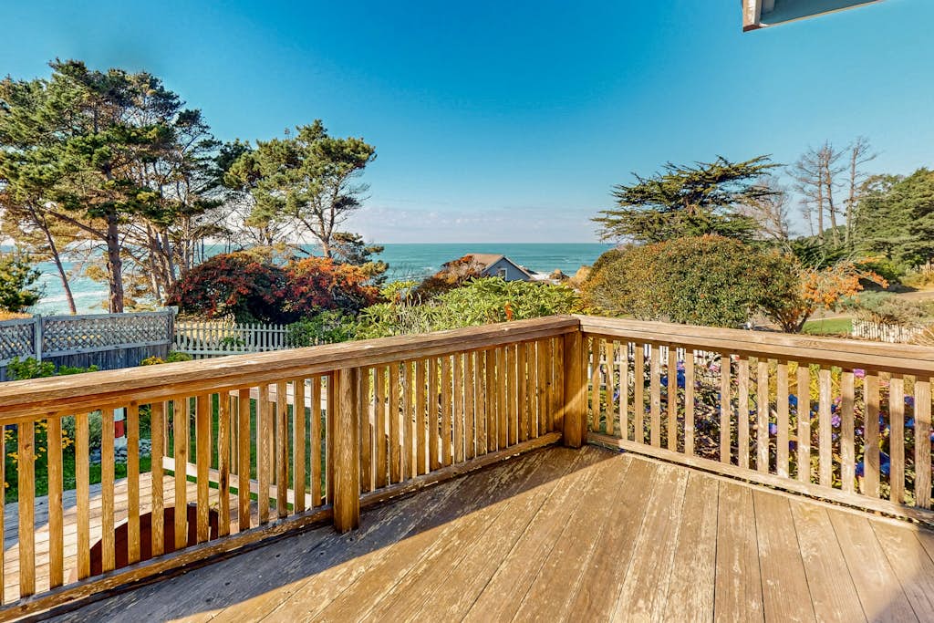 Oceanview Home with Guest Cottage & Artist Studio  — Mendocino, CA — vacation rental