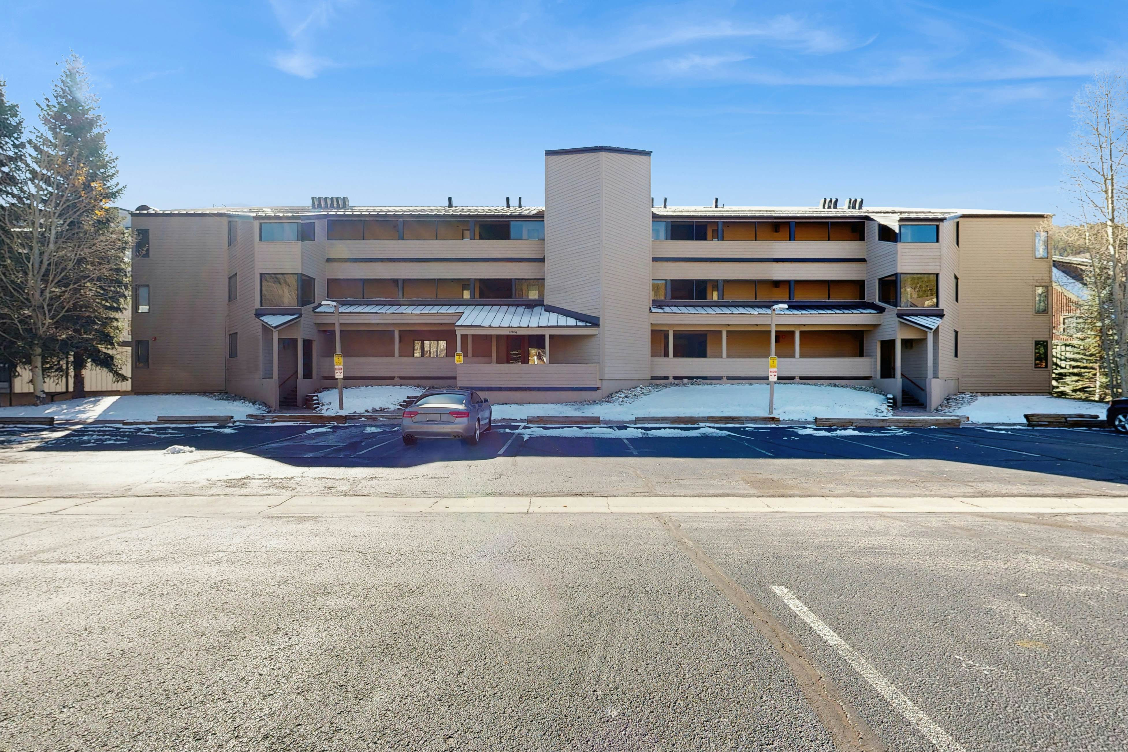 Ski Run Condominiums 203