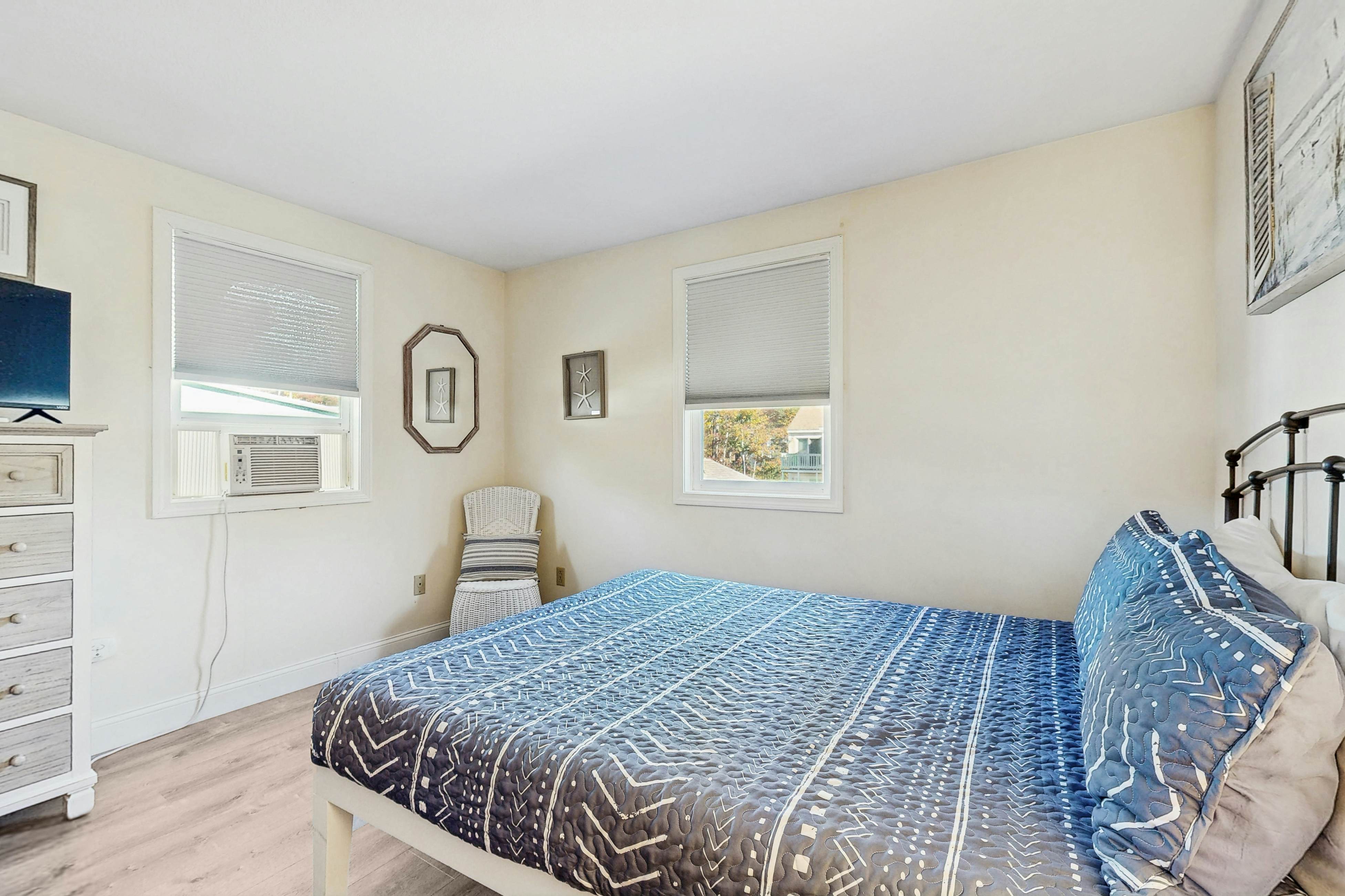 Long Sands Beach Escape