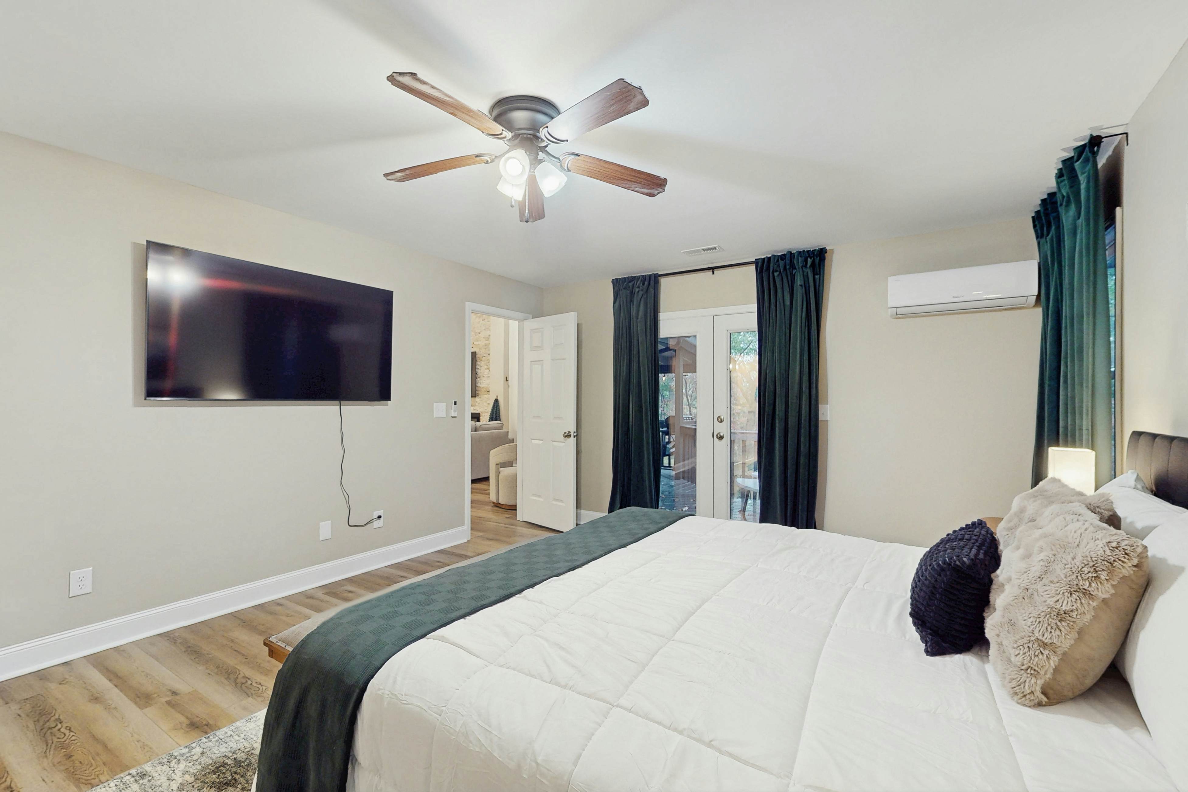 Hawk’s Landing at Innsbruck 