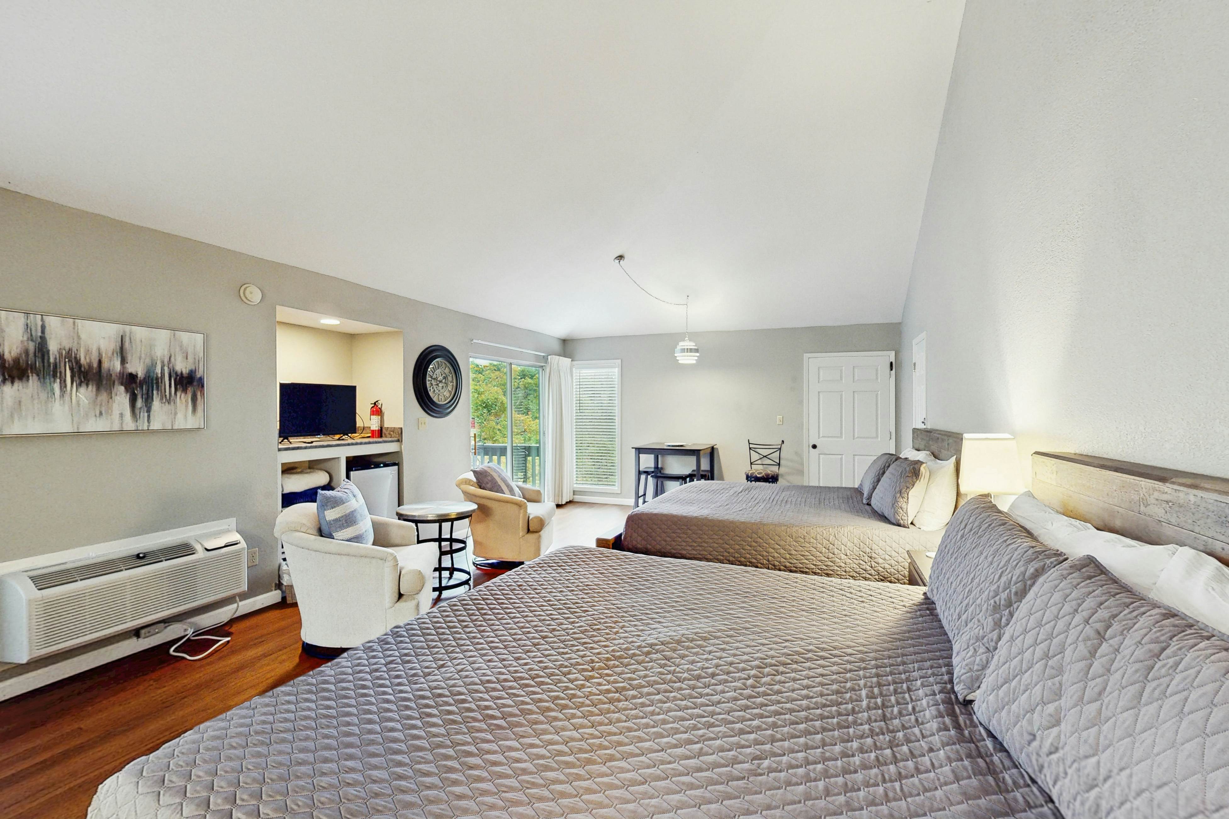 Osage Beach King’s Escape-Unit C