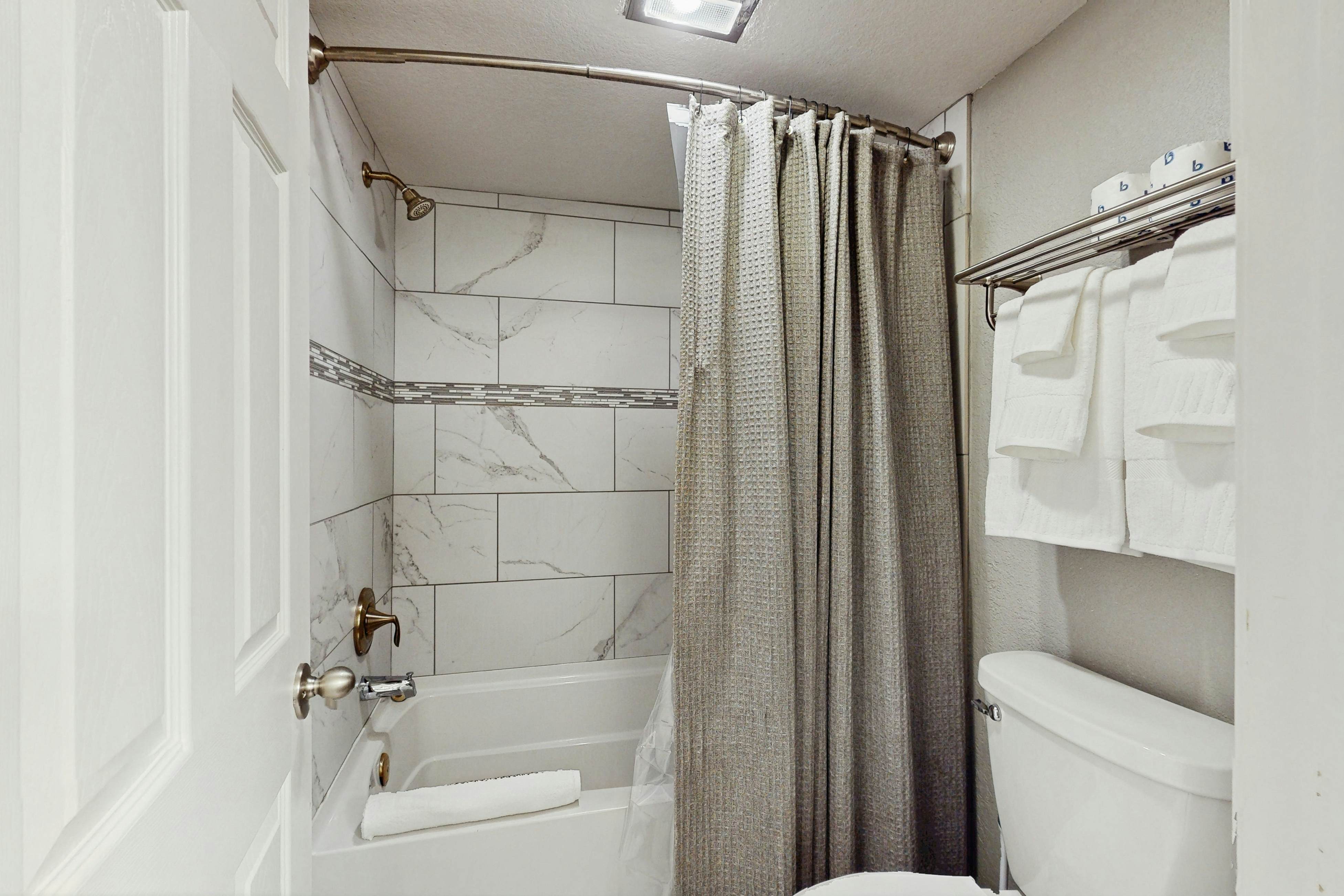 Osage Beach King’s Escape- Unit B