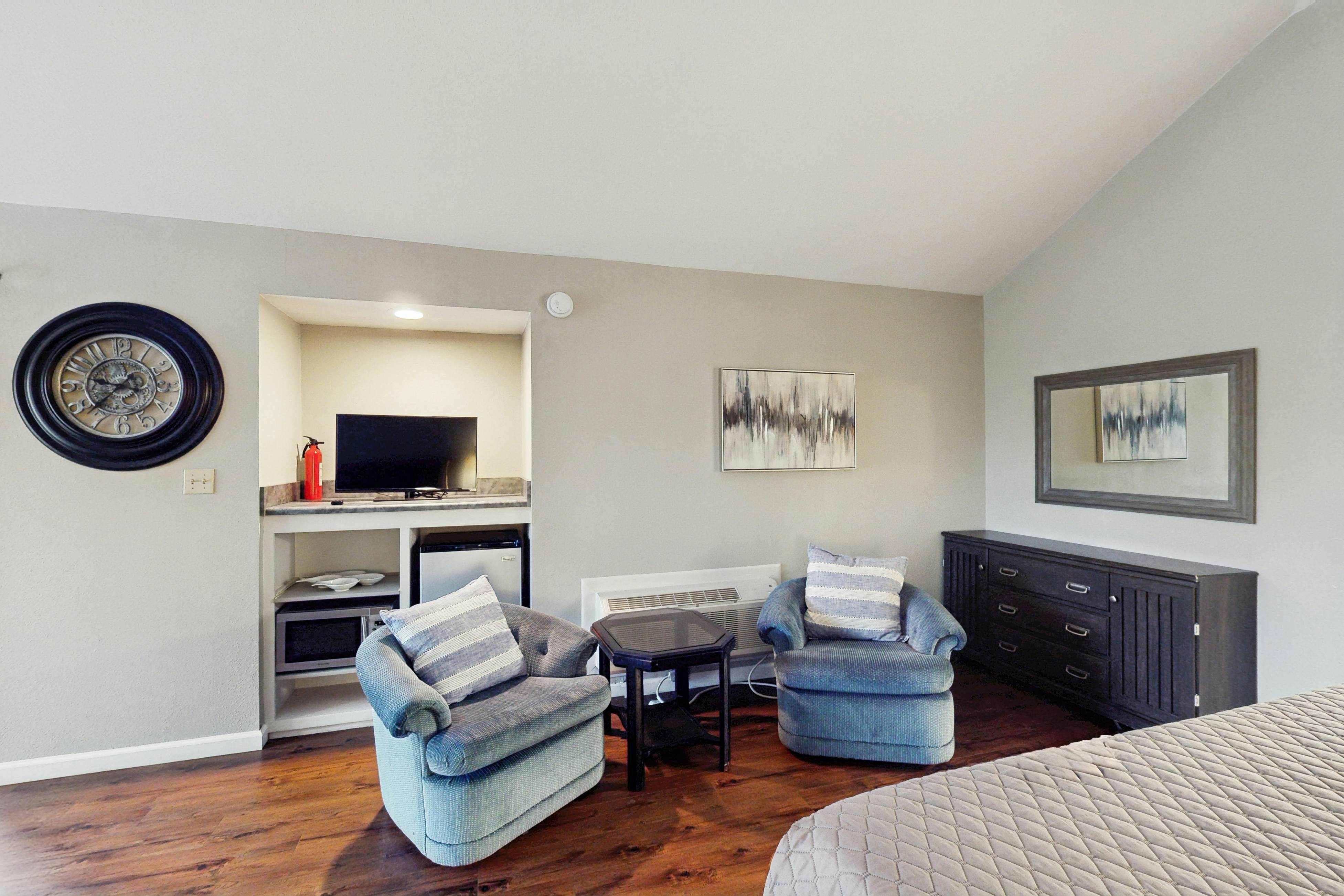 Osage Beach King’s Escape- Unit B