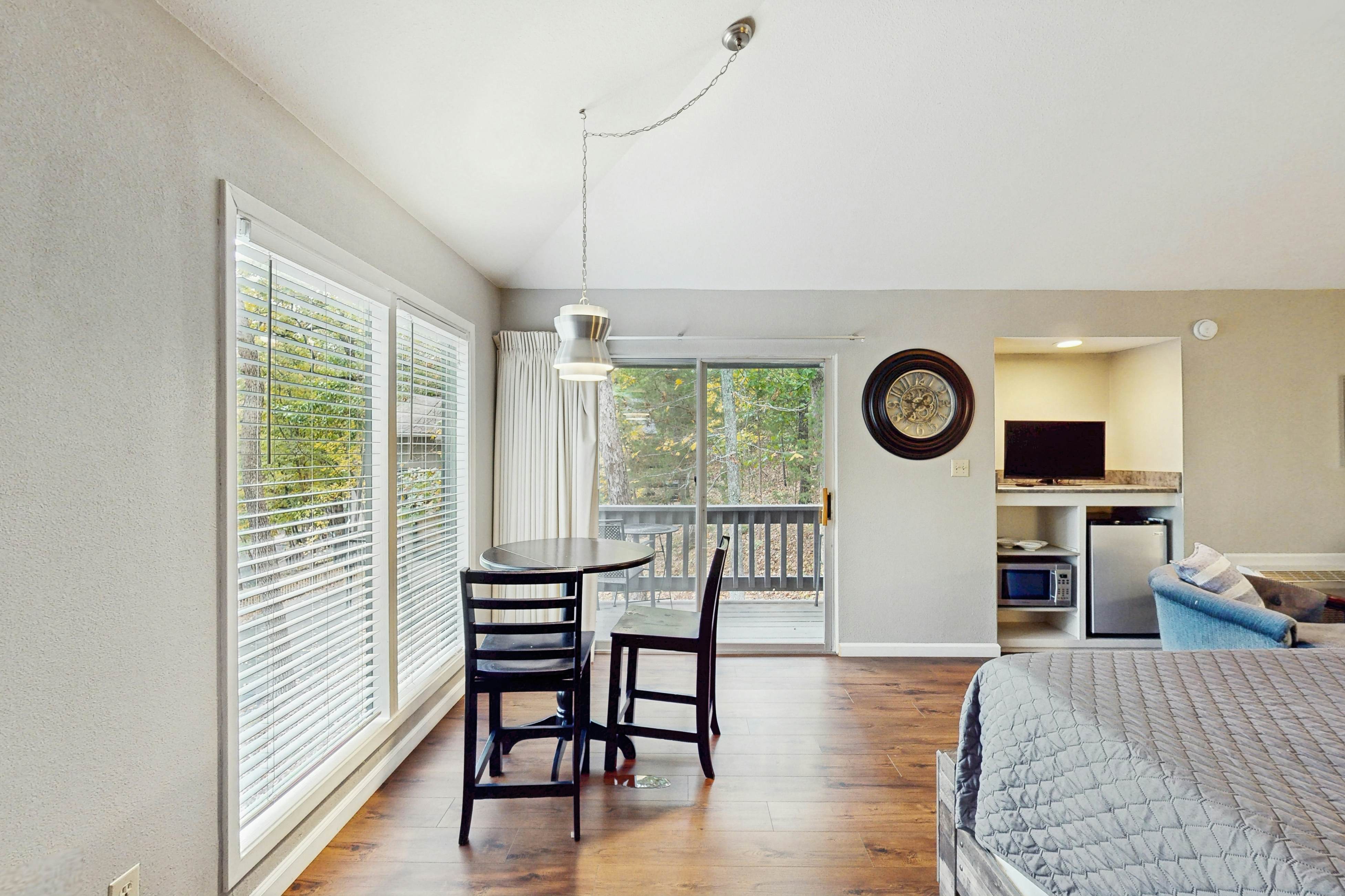 Osage Beach King’s Escape- Unit B