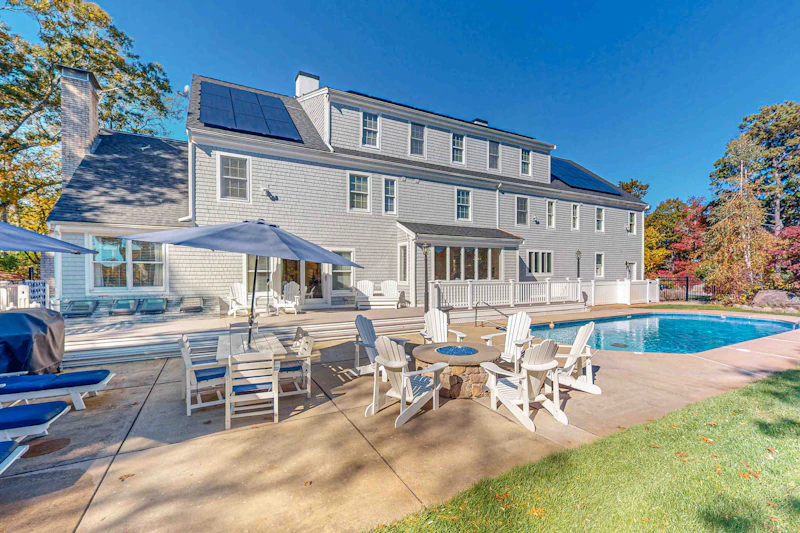 VueStay lake estate with a private pool in Barnstable, Massachusetts