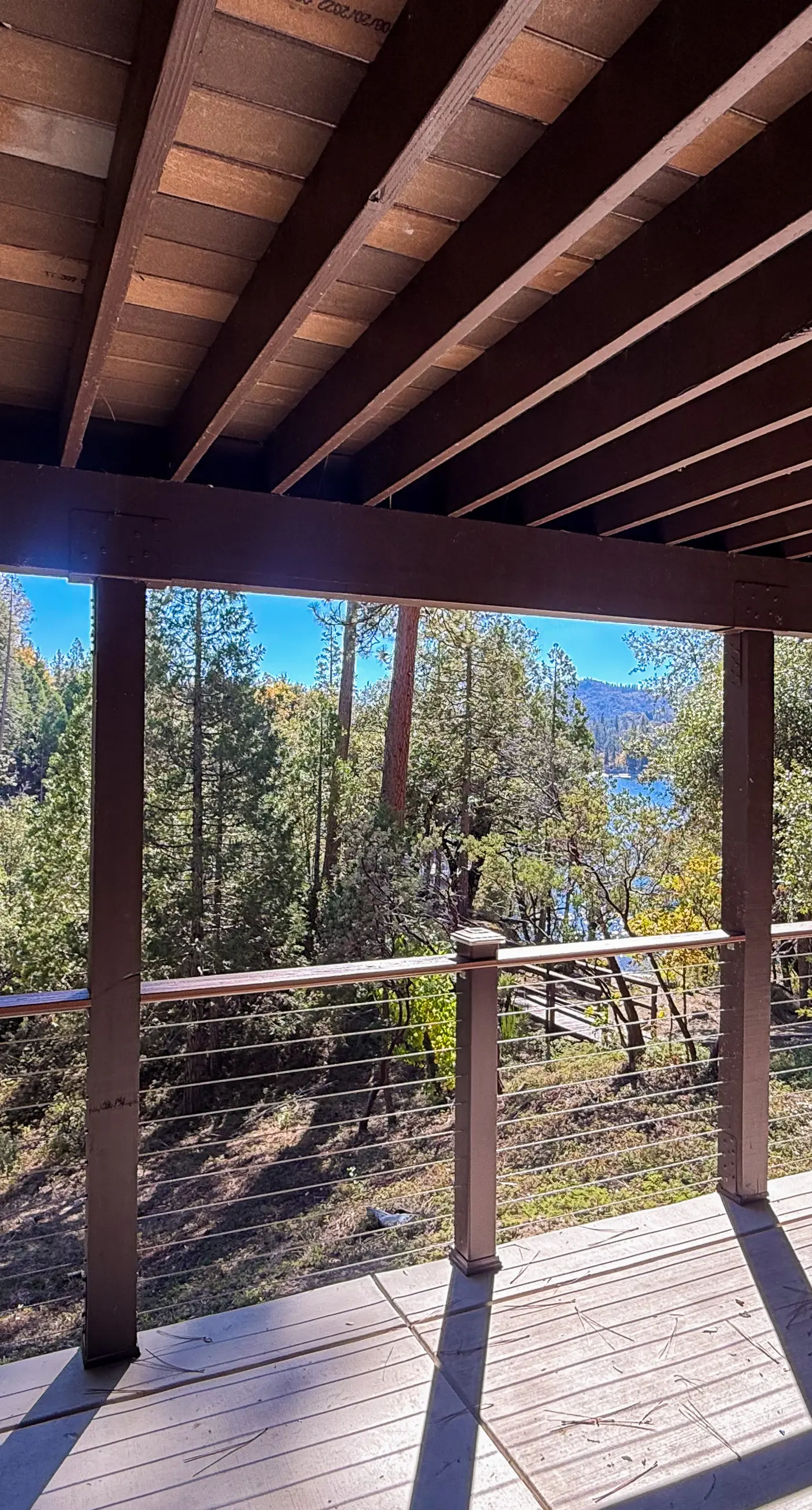 Todd's Lakeside Getaway
