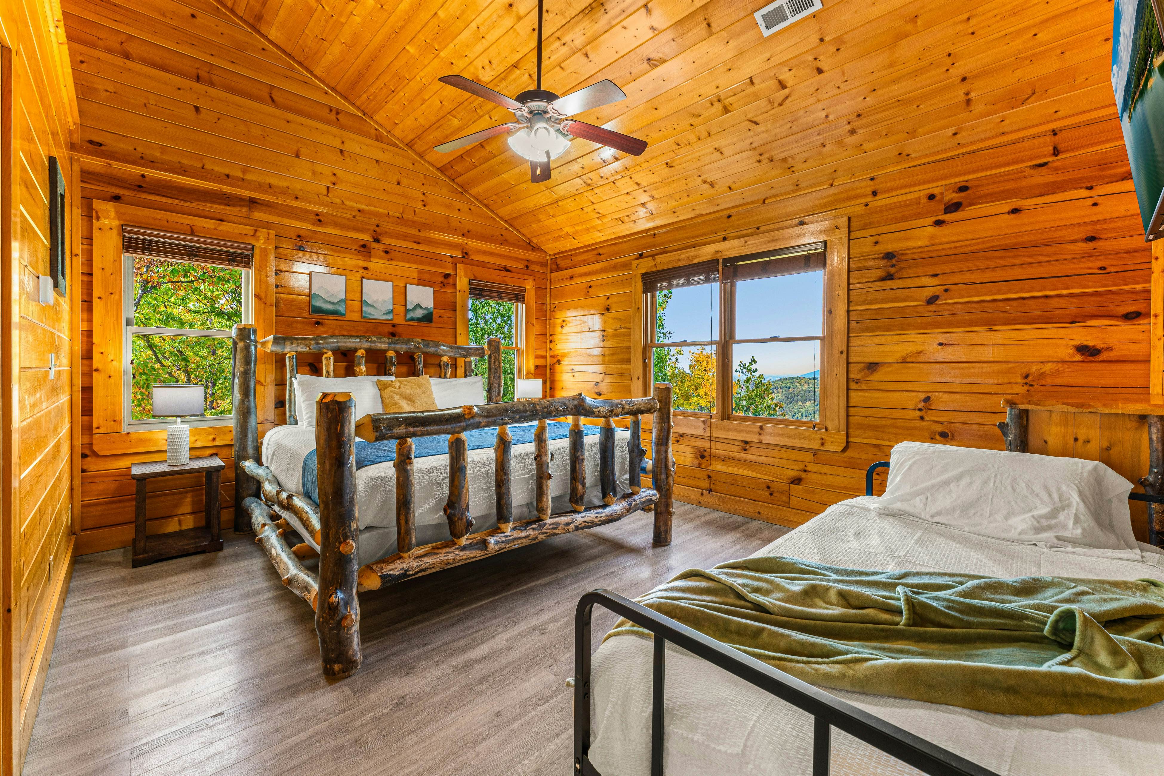 Legacy Mountain Resort - Left on Top of the World