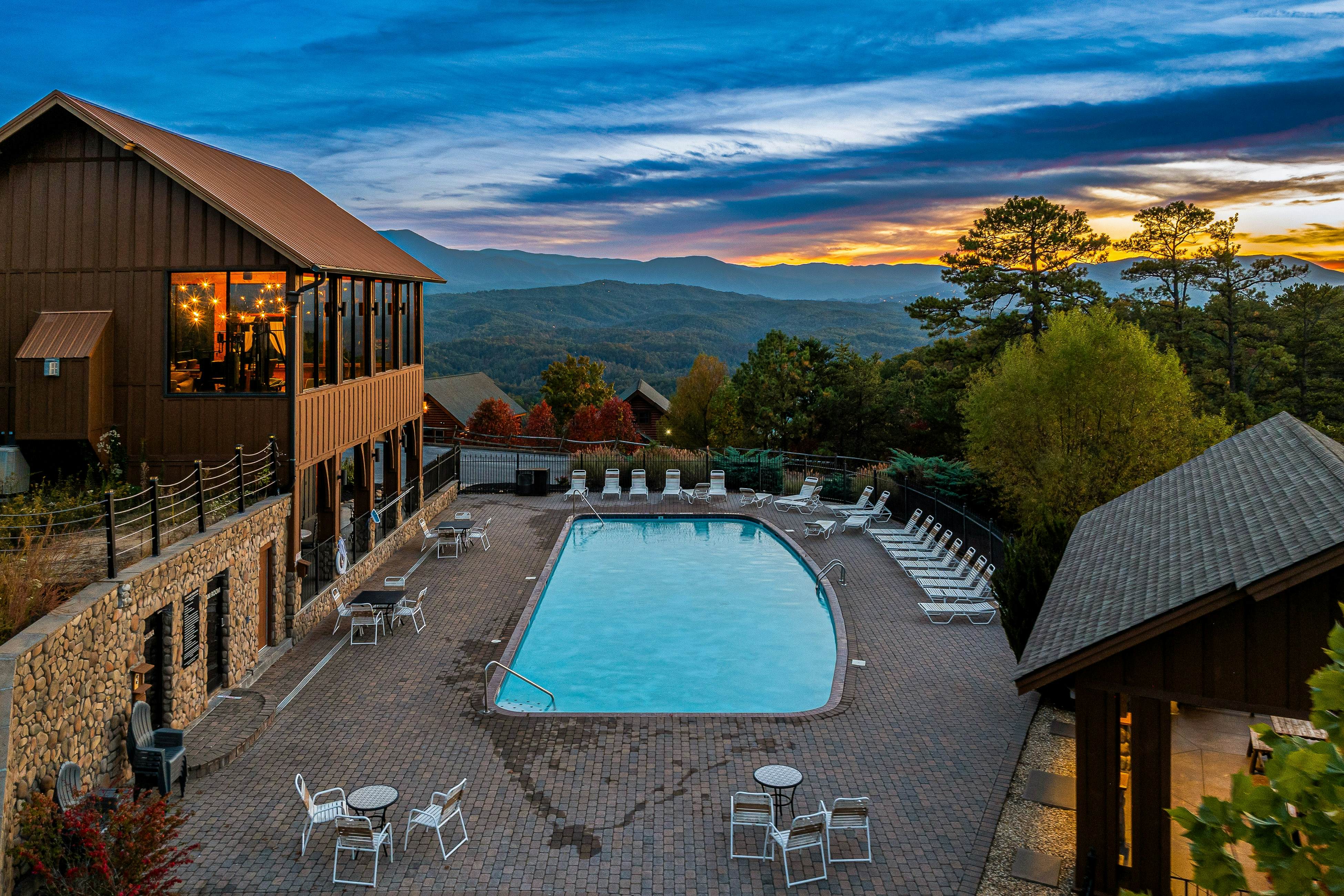 Legacy Mountain Resort - Left on Top of the World