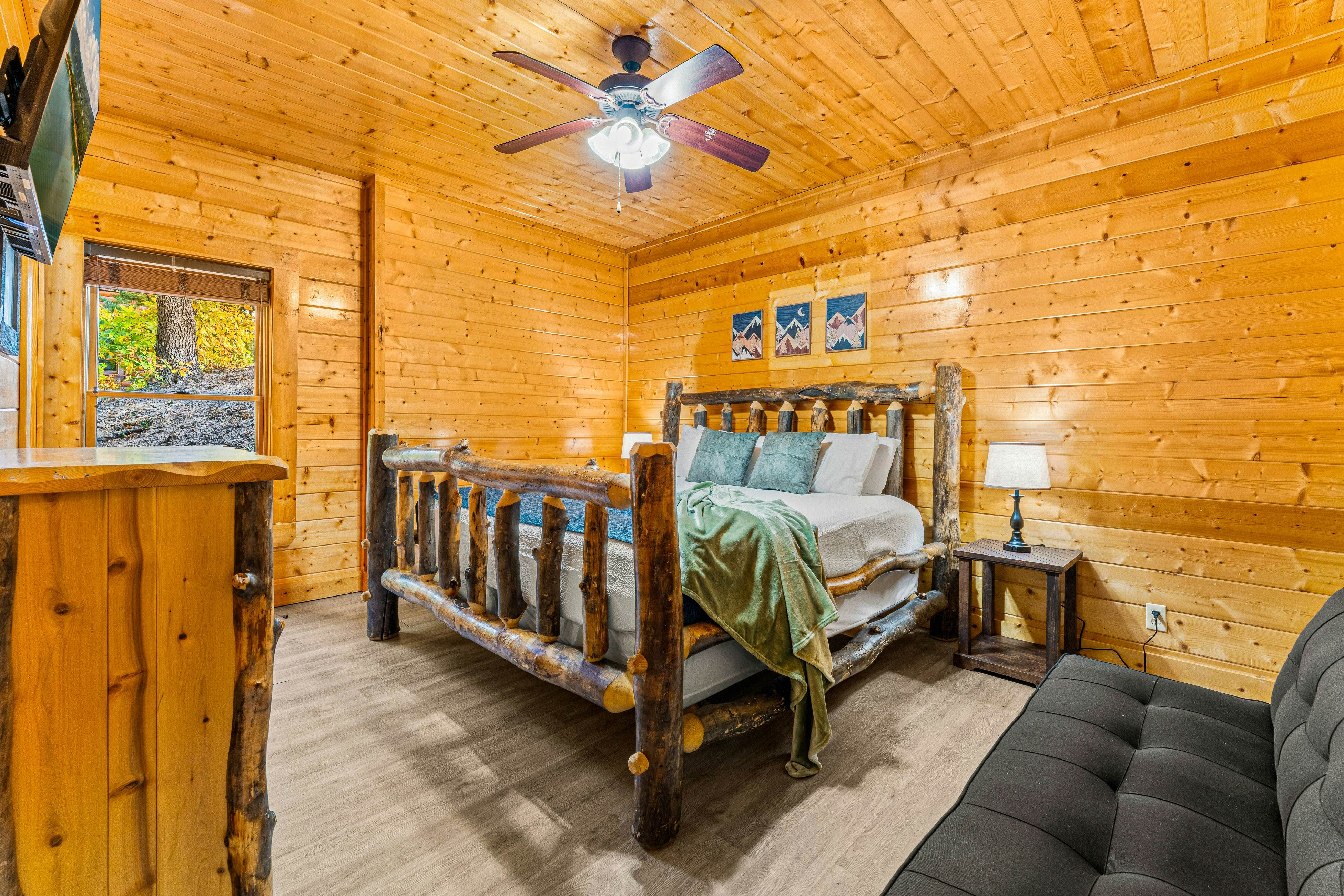 Legacy Mountain Resort - Left on Top of the World