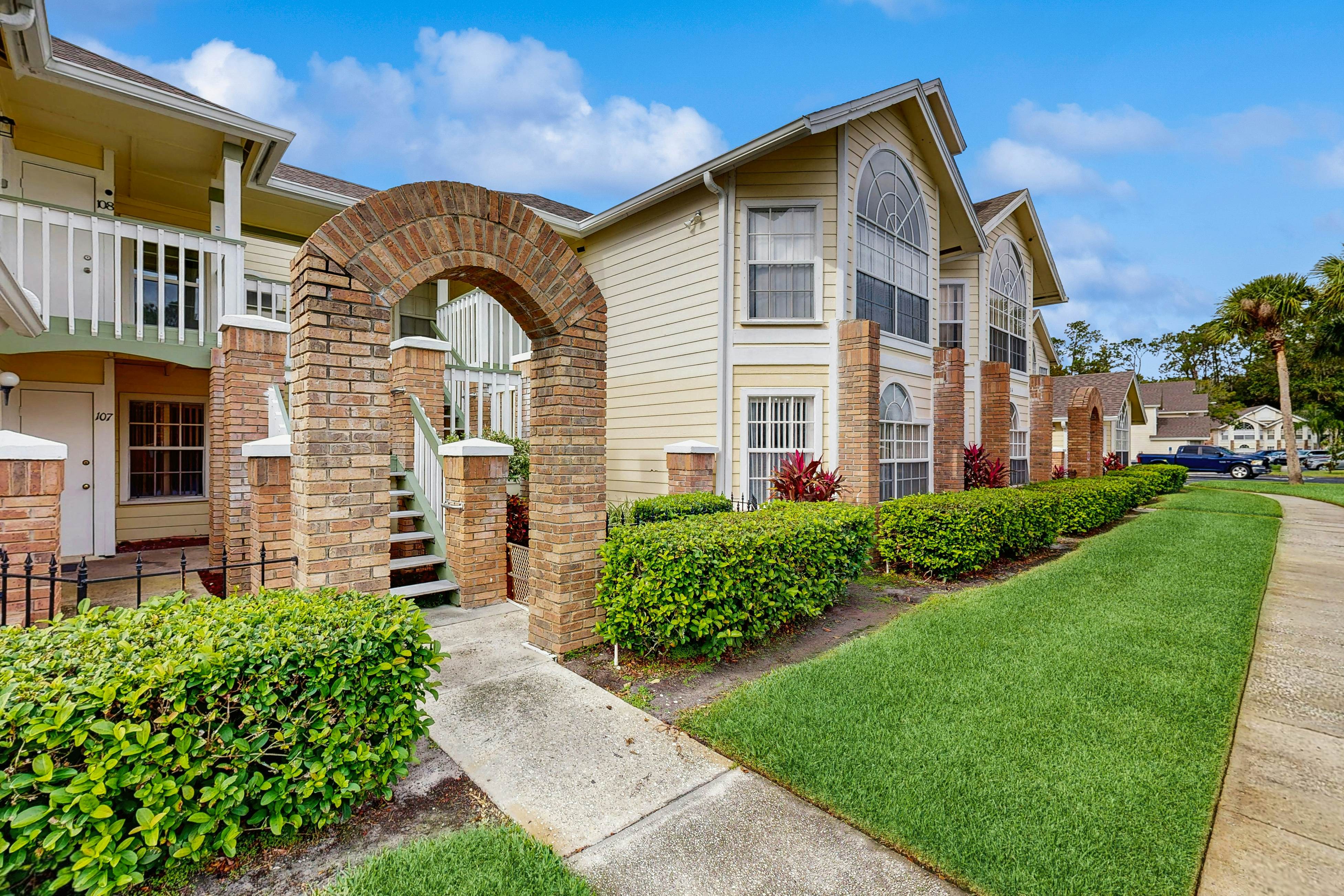 Laguna Life Vacations