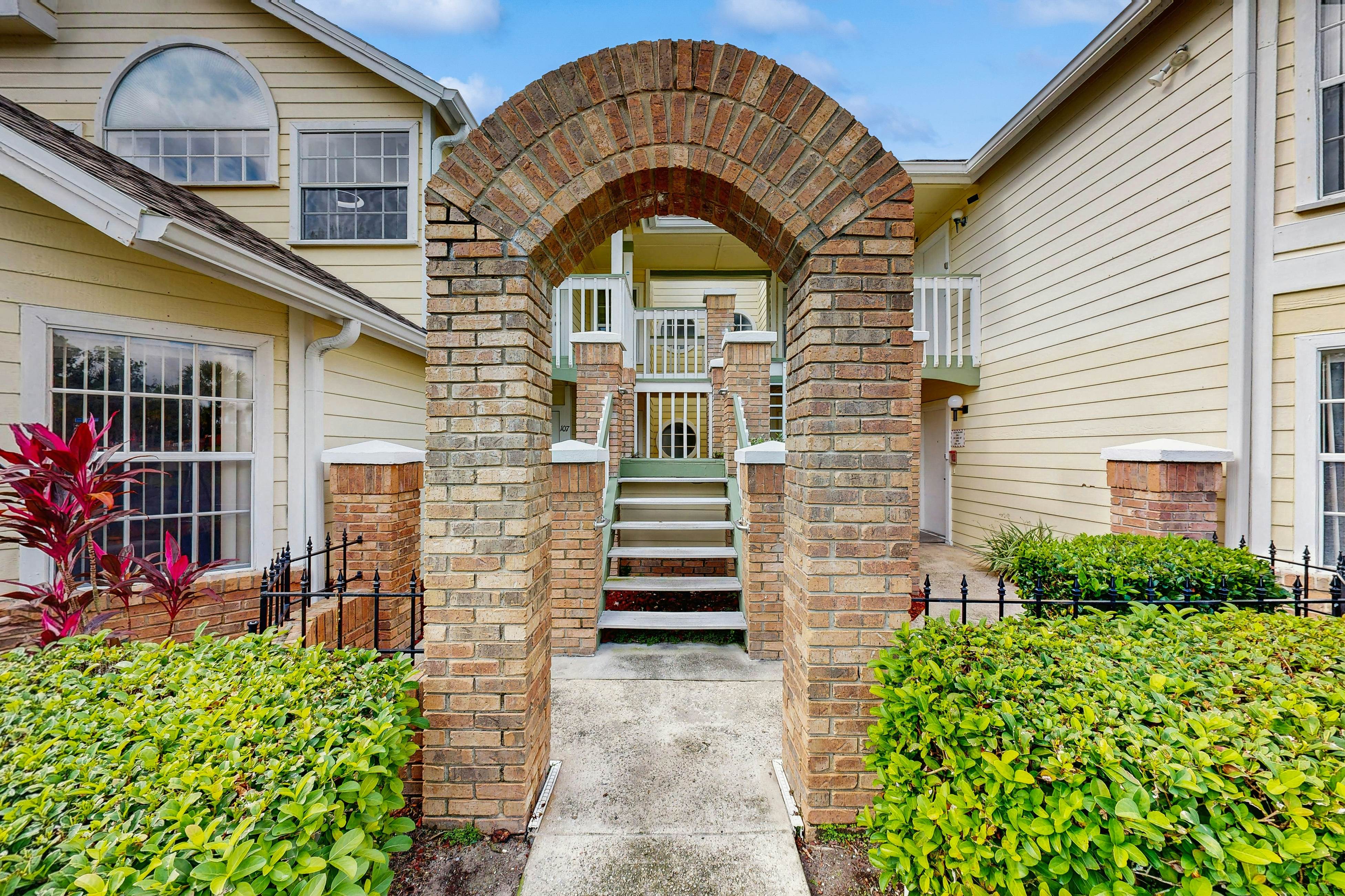 Laguna Life Vacations