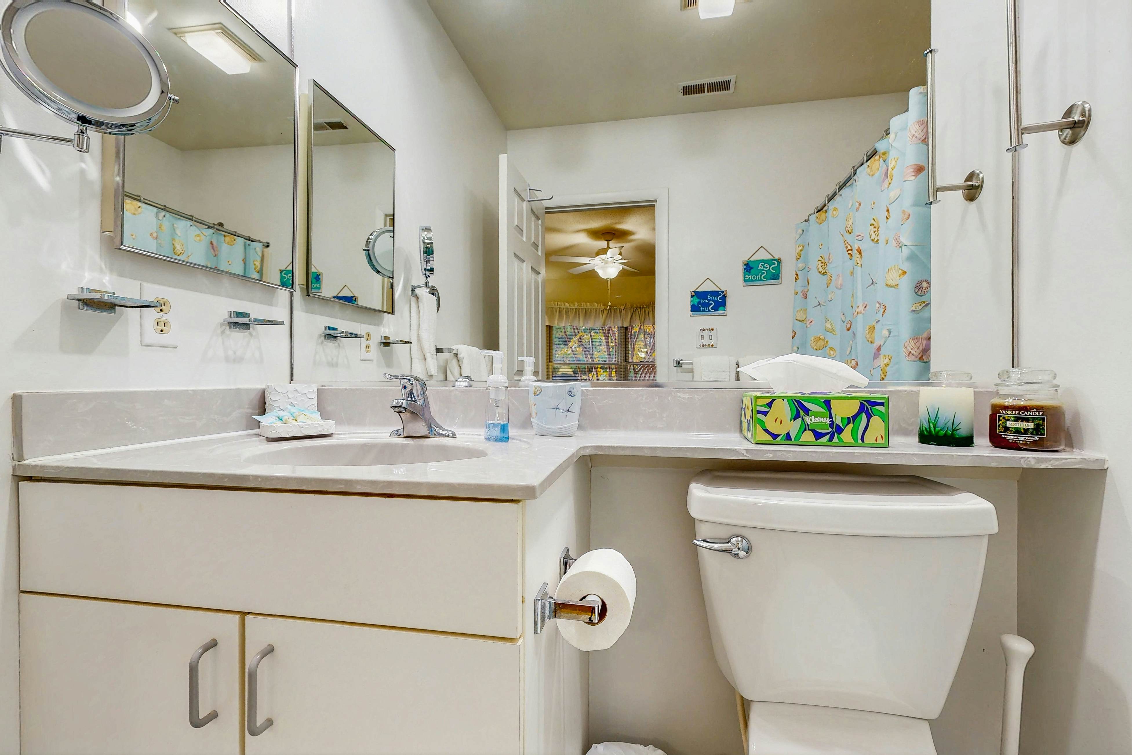 Sea Colony - 18003 Lakeview Ct